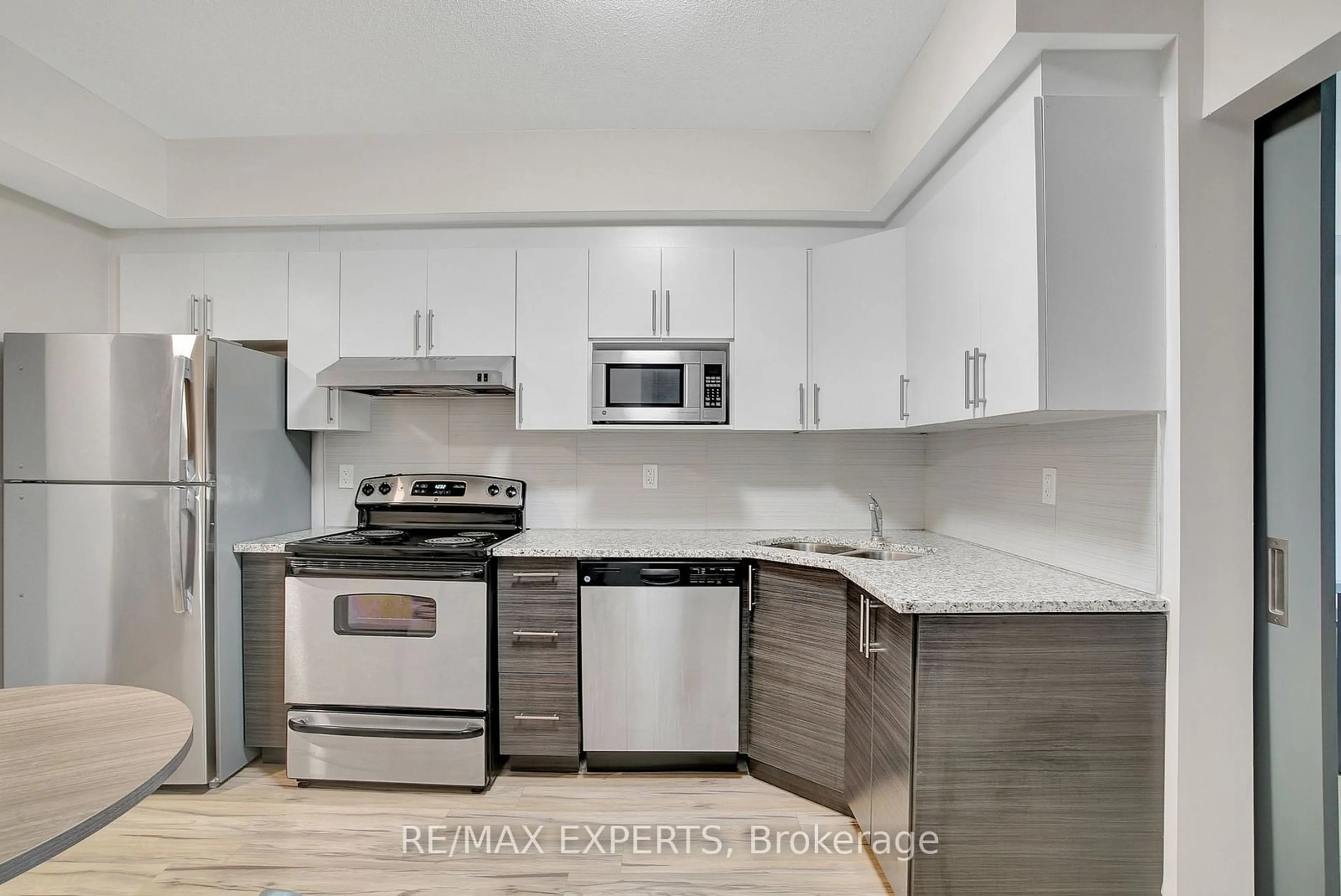 Standard kitchen, wood floors for 258B Sunview St #261, Waterloo Ontario N2L 3V9