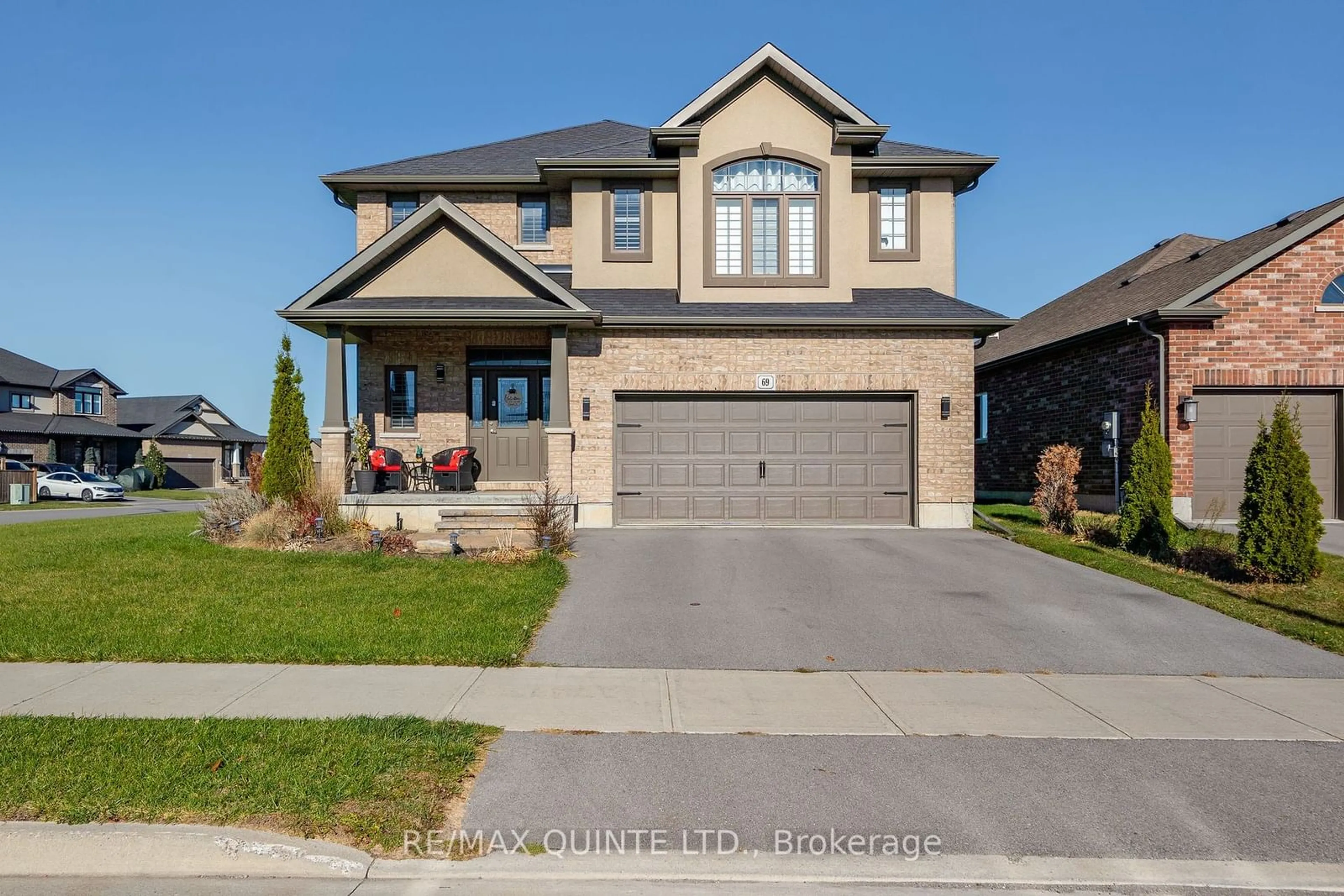 Frontside or backside of a home, the street view for 69 Hampton Ridge Dr, Belleville Ontario K8N 4Z5