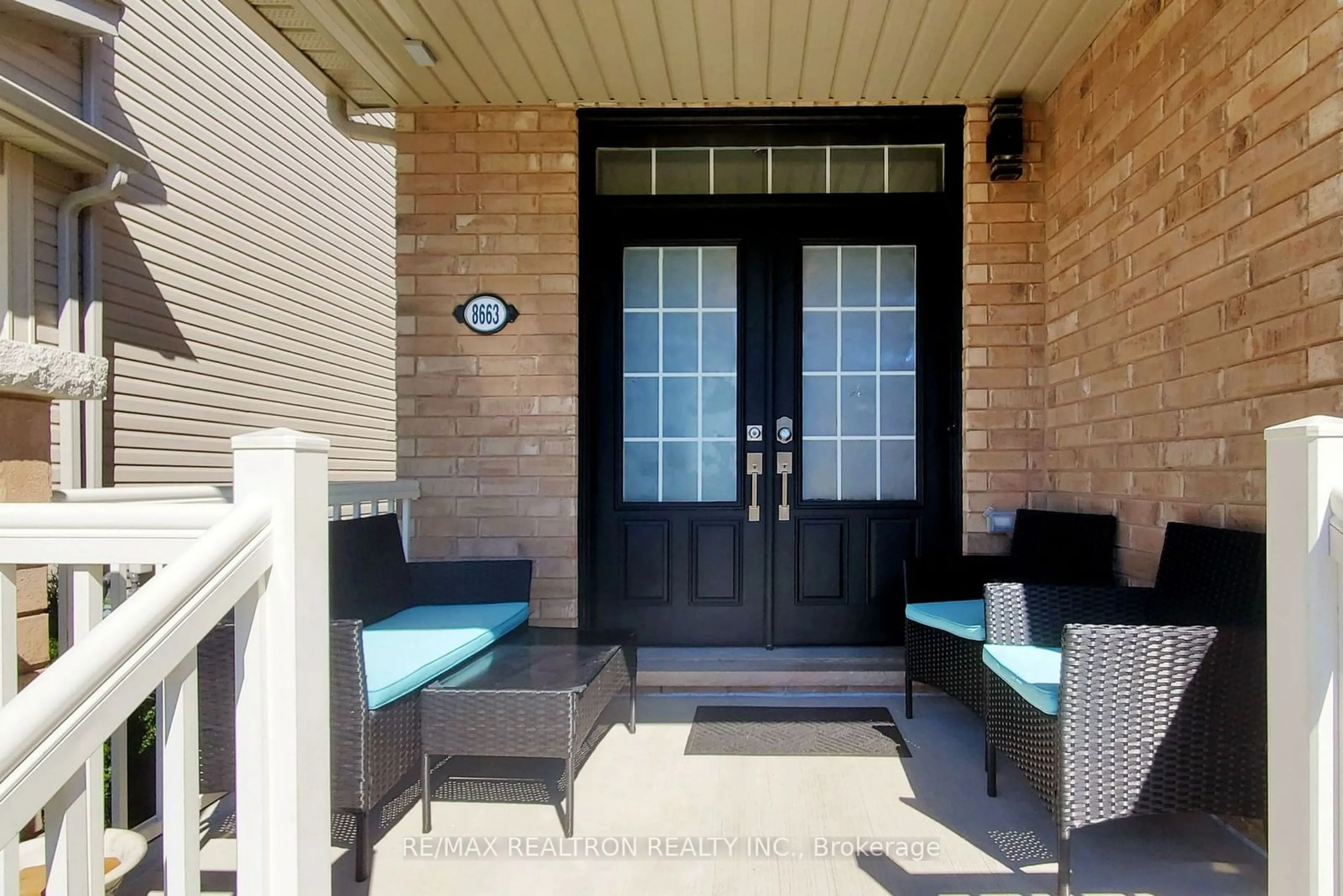 Indoor entryway, ceramic floors for 8663 Pawpaw Lane, Niagara Falls Ontario L2H 3S5