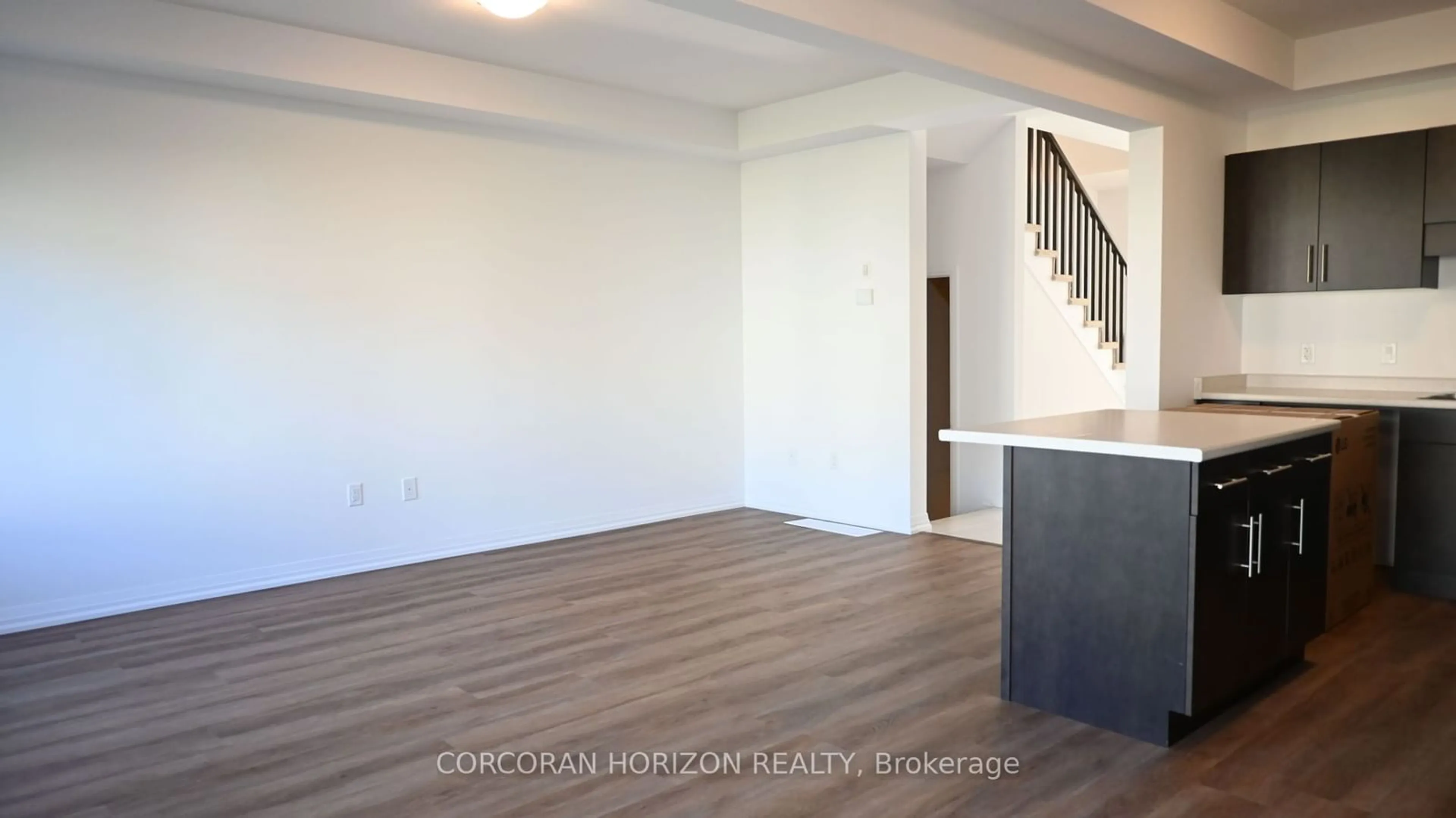 A pic of a room, wood floors for 101 Acacia Rd, Pelham Ontario L0S 1E1