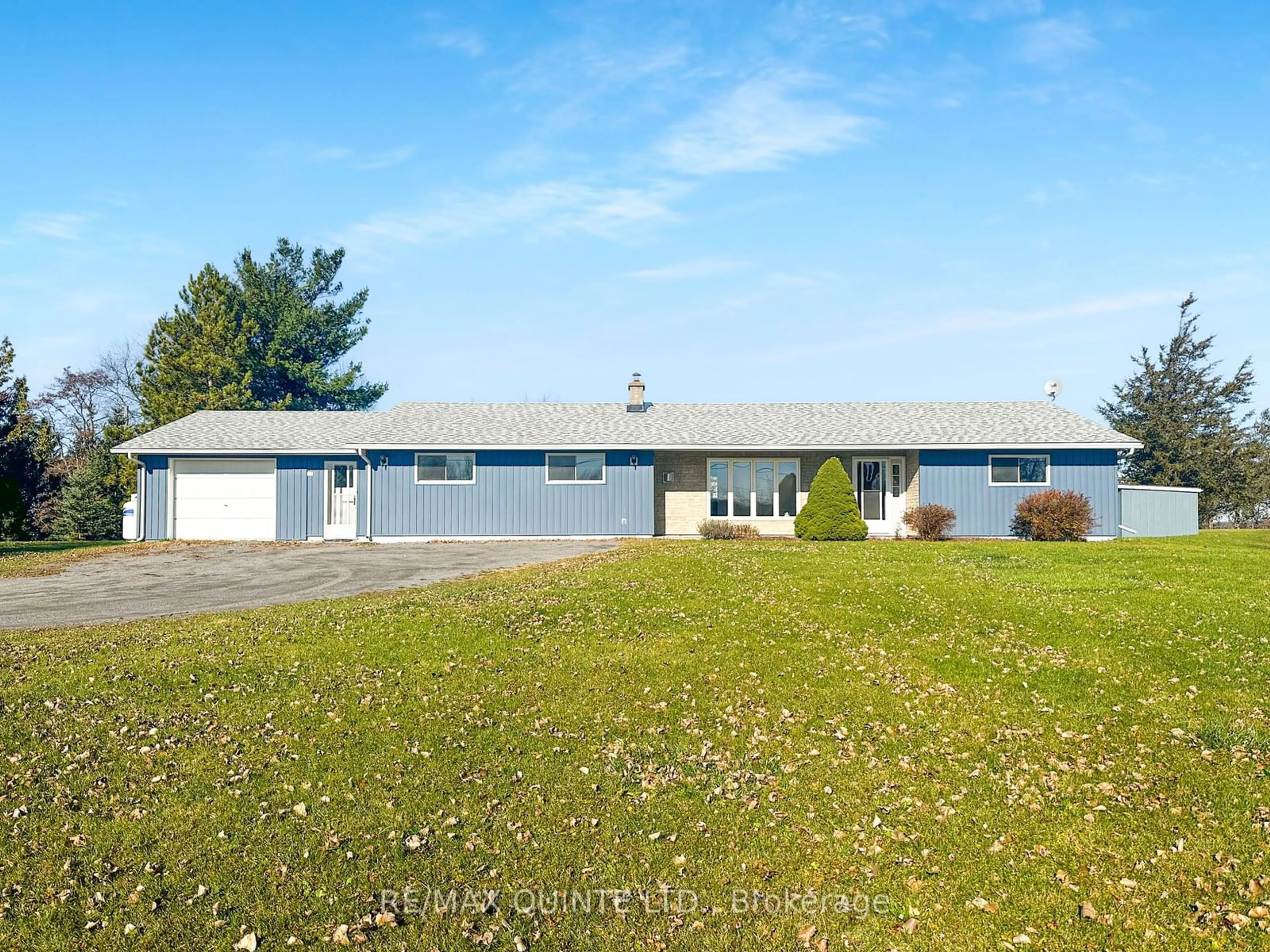 Frontside or backside of a home, the front or back of building for 8 Shenendoah Rd, Prince Edward County Ontario K0K 2T0