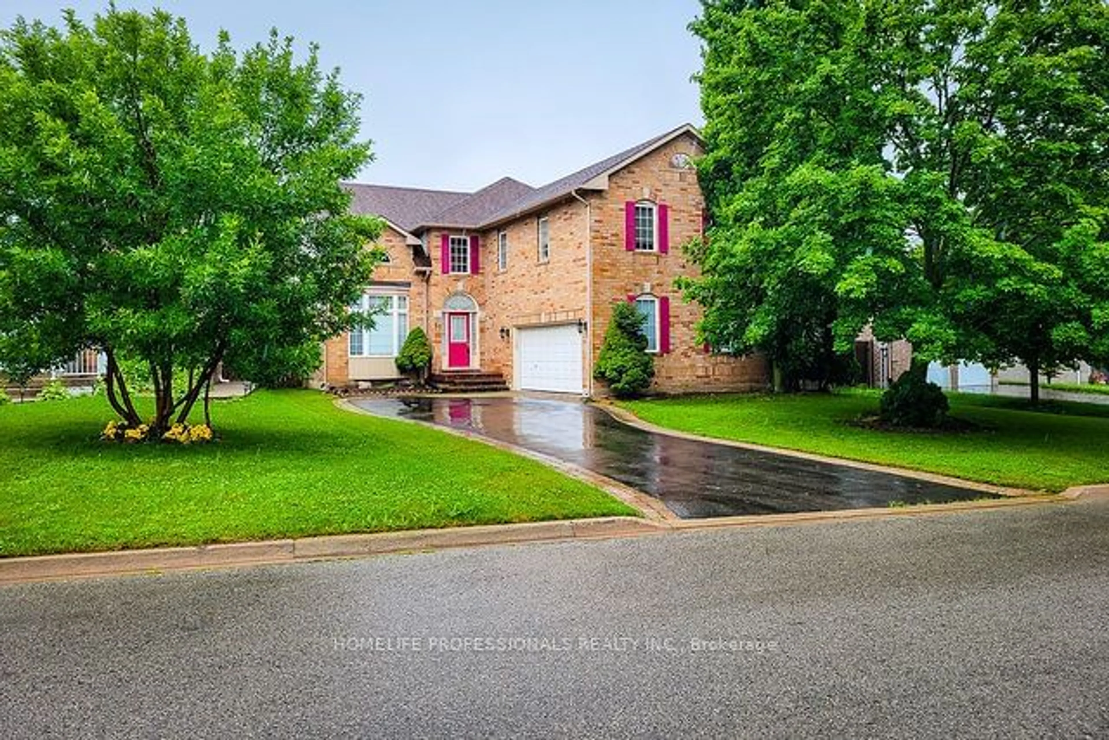 Frontside or backside of a home, the street view for 88 Cabriolet Cres, Hamilton Ontario L9K 1K6