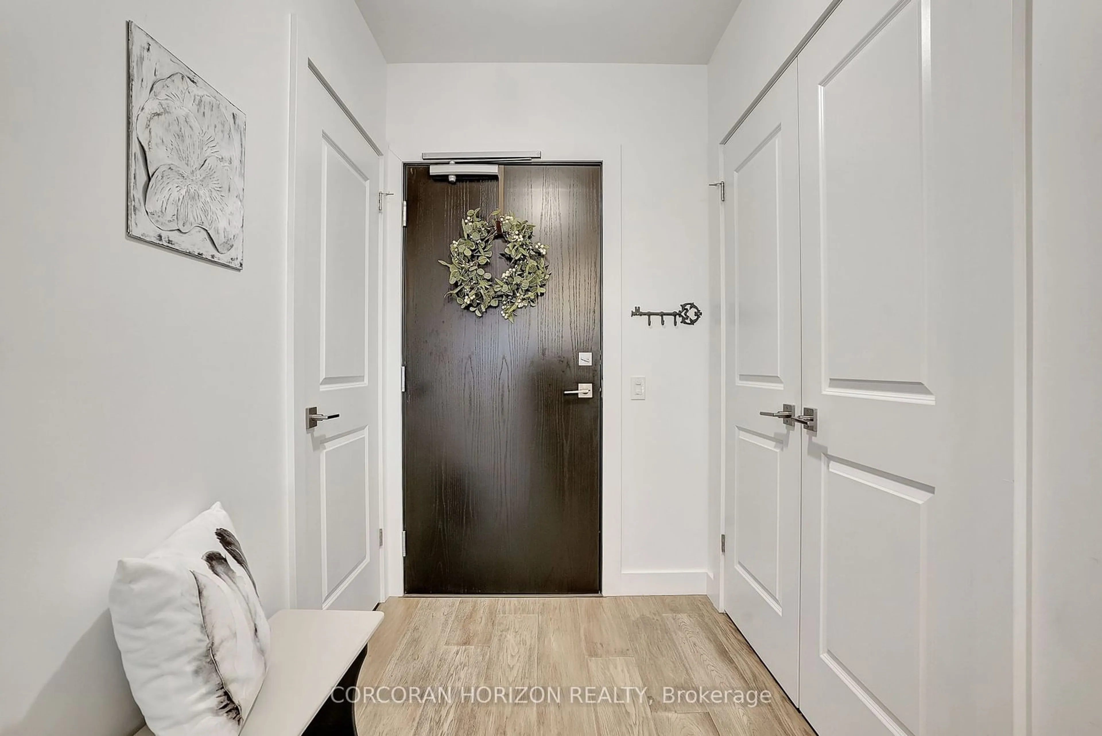 Indoor entryway, wood floors for 50 Grand Ave #811, Cambridge Ontario N1S 0C2