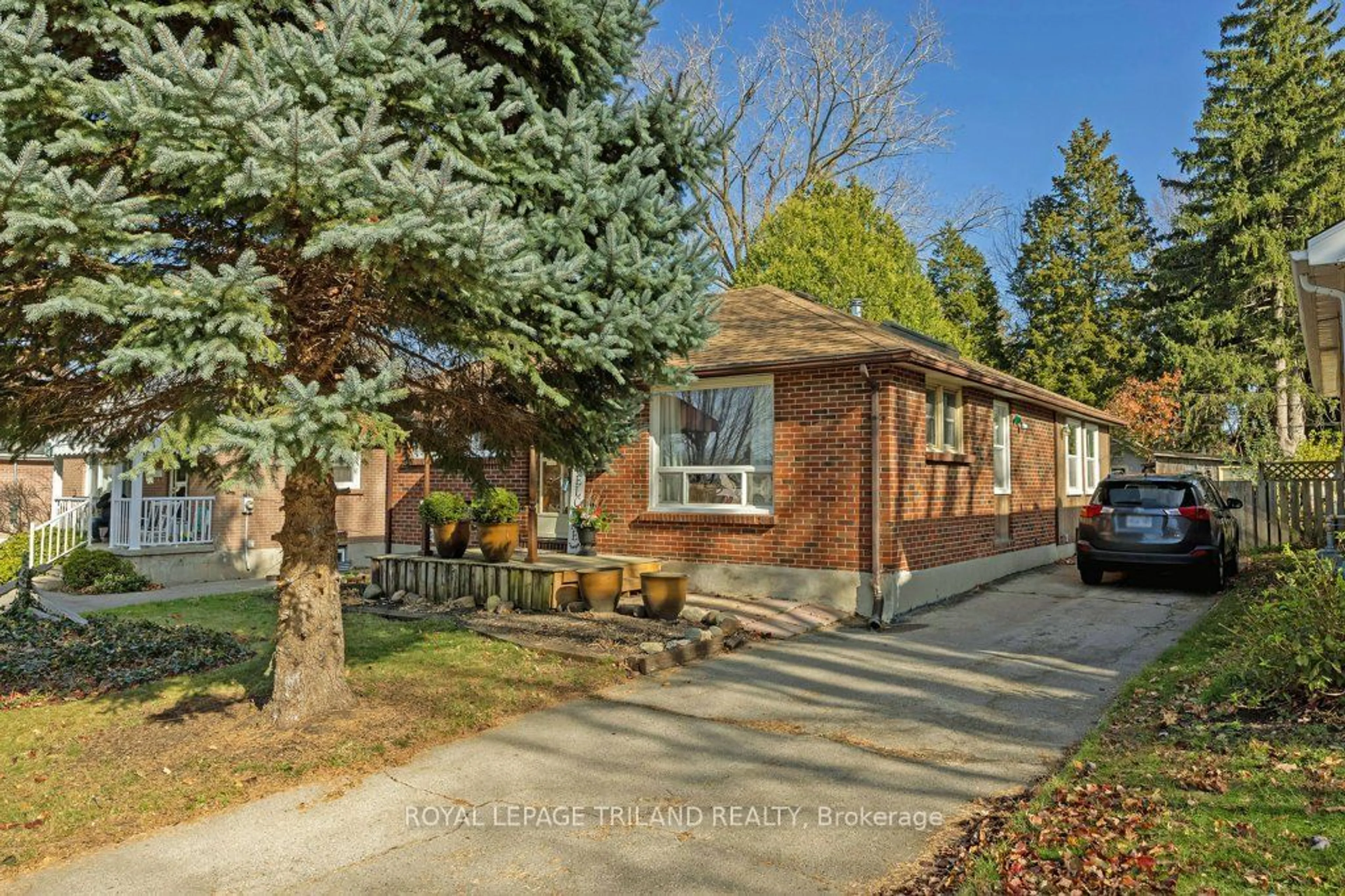 Frontside or backside of a home, the street view for 218 Sterling St, London Ontario N5Y 1Z4