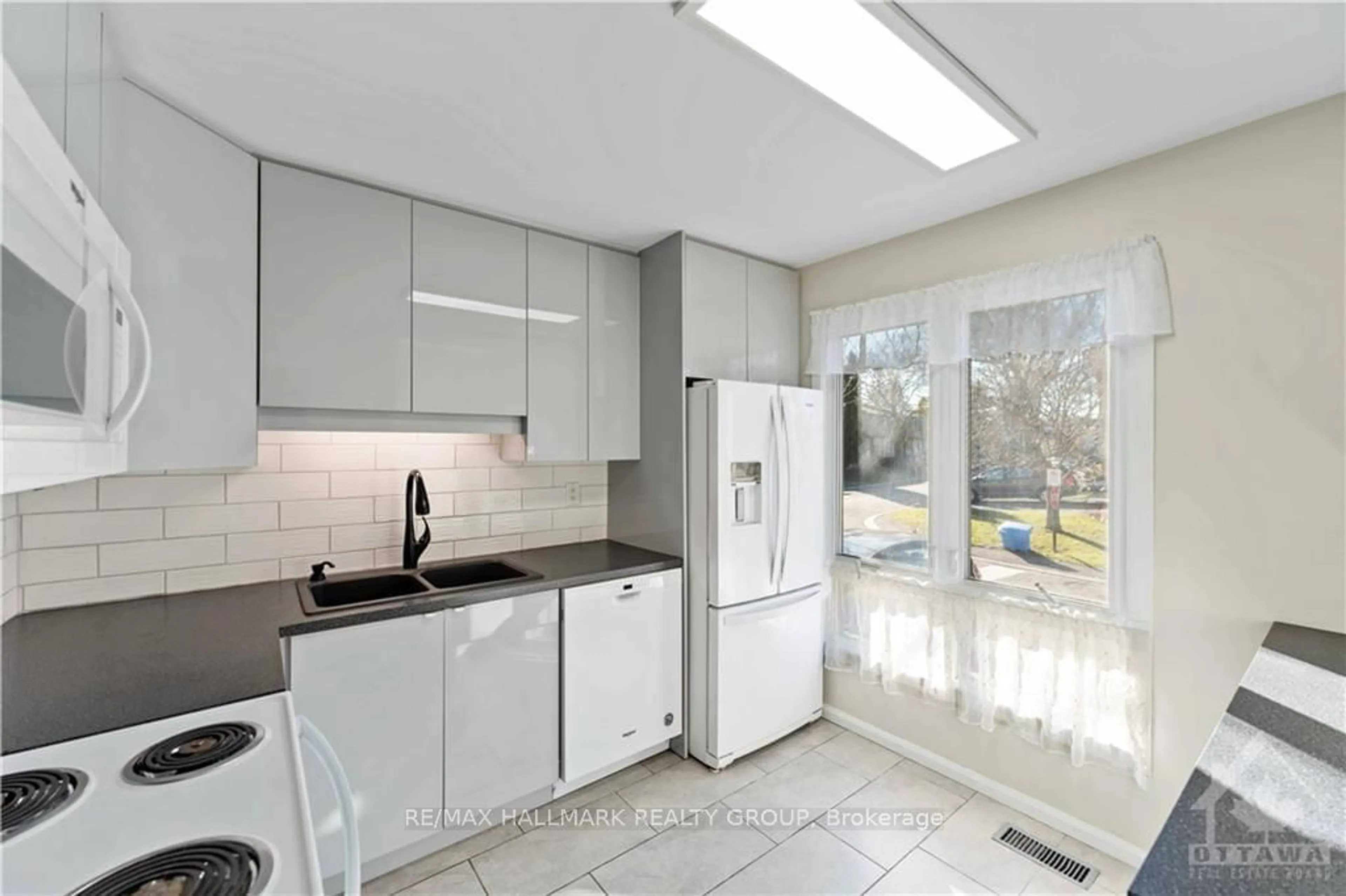 Kitchen, ceramic floors, cottage for 1735 TRAPPIST Lane, Orleans - Convent Glen and Area Ontario K1C 1X7