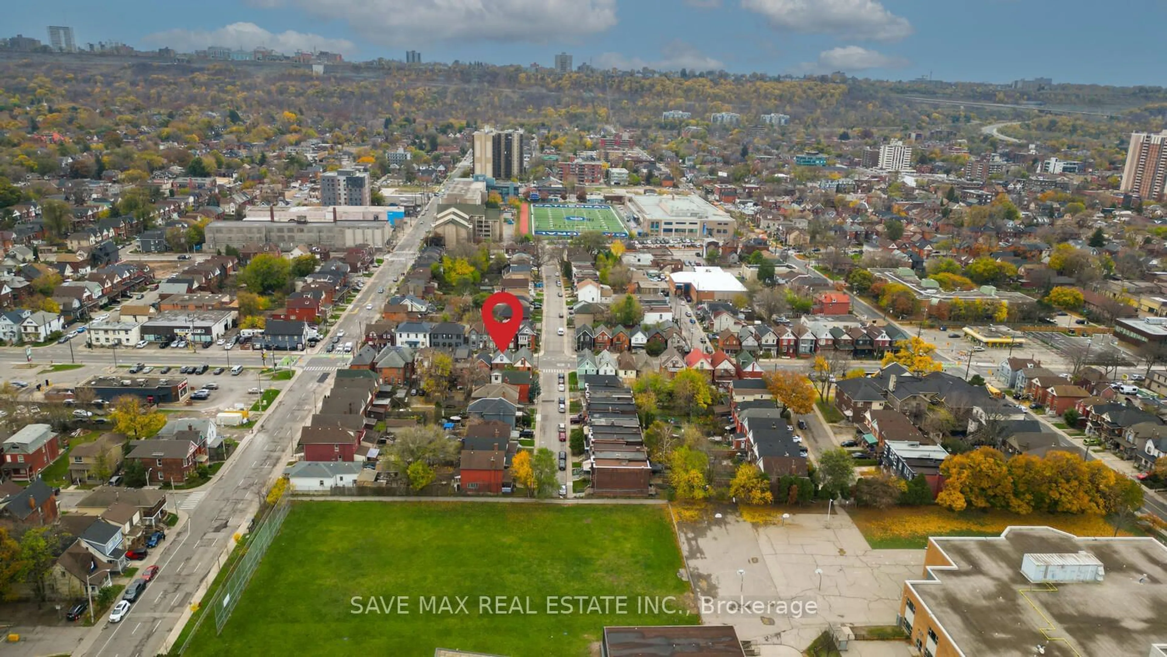 A pic from exterior of the house or condo, the street view for 483 Cannon St, Hamilton Ontario L8L 2E5