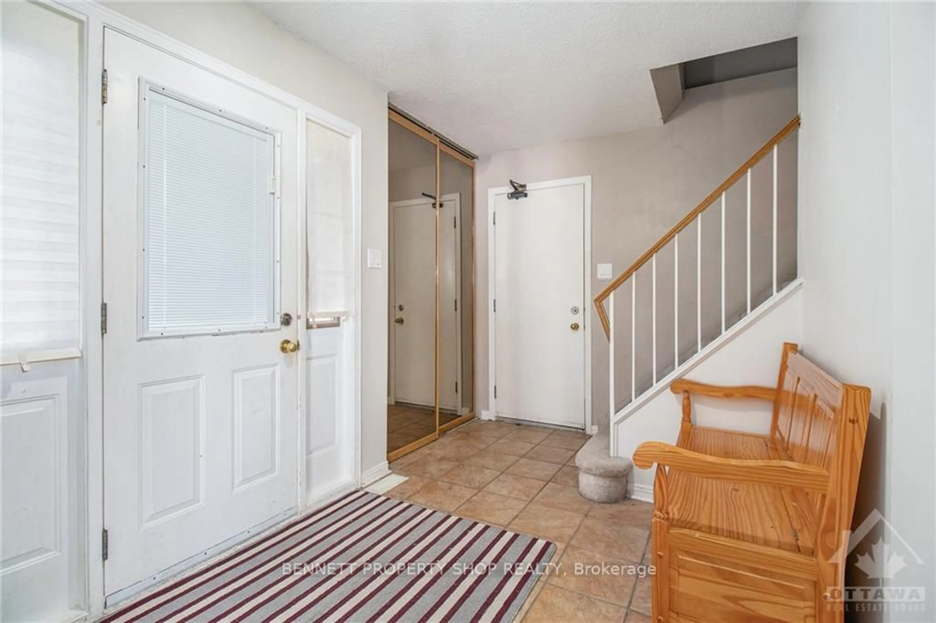 Indoor entryway, wood floors for 1 ELDERWOOD Tr, Stittsville - Munster - Richmond Ontario K2S 1C9