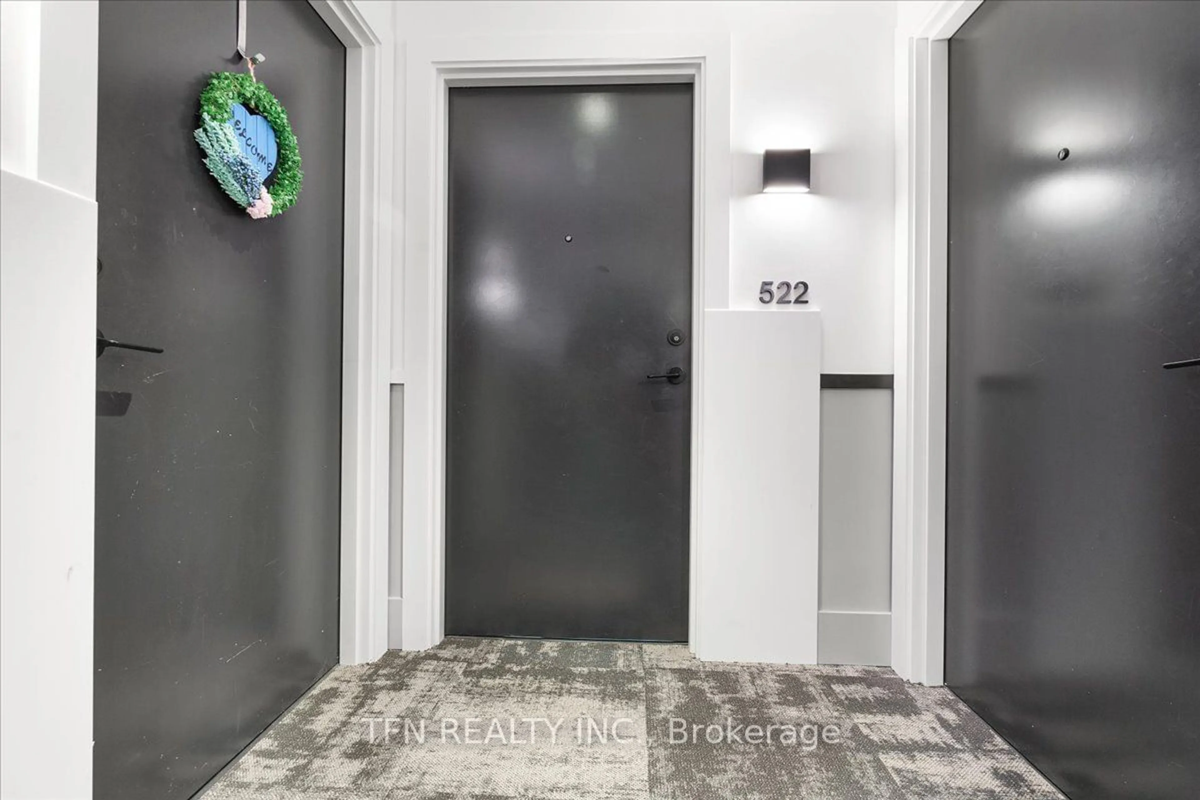 Indoor entryway, cement floor for 600 North Service Rd #522, Hamilton Ontario L8E 5A7