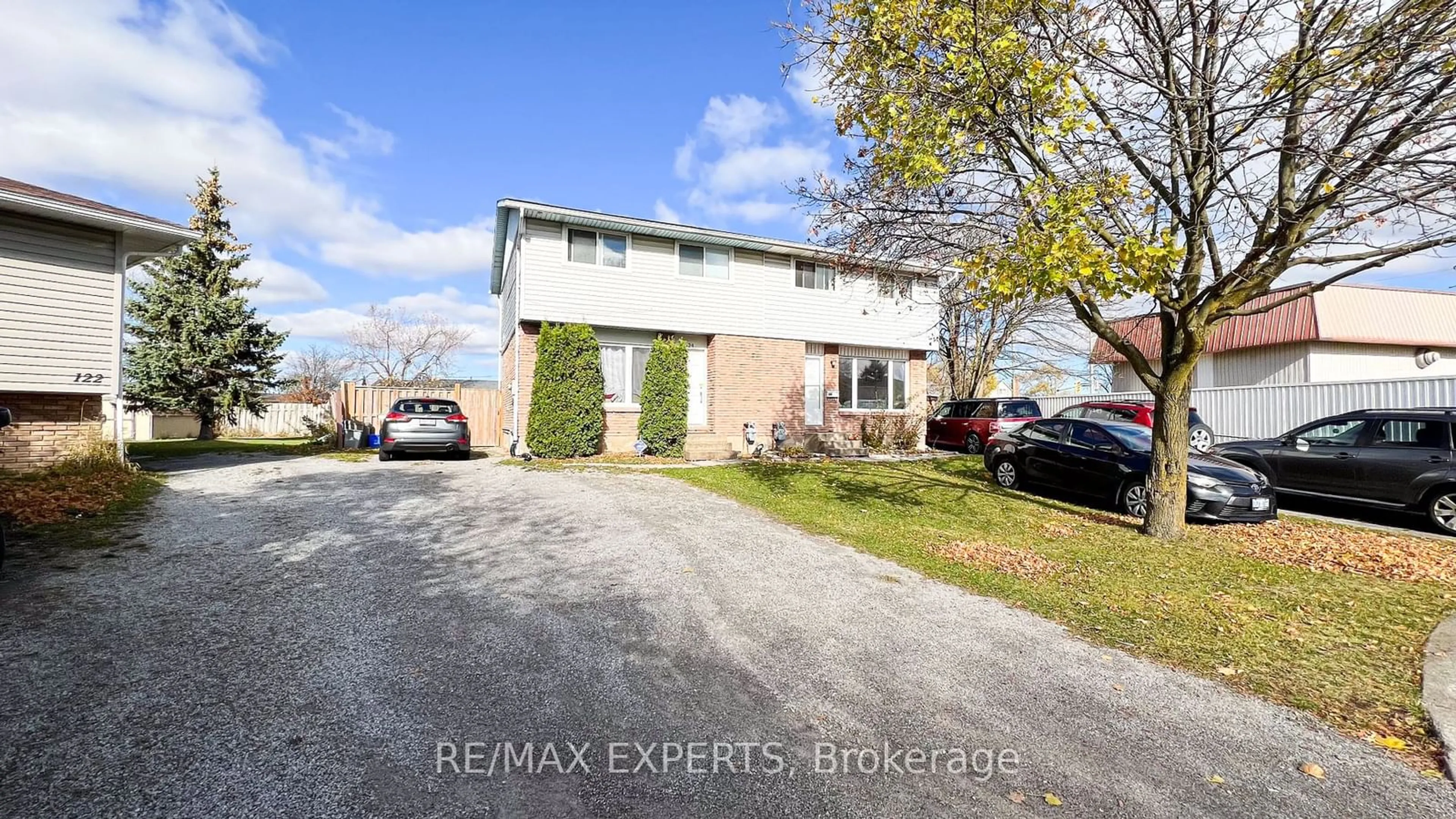 A pic from exterior of the house or condo, the street view for 124 Romy Cres, Thorold Ontario L2V 4L3