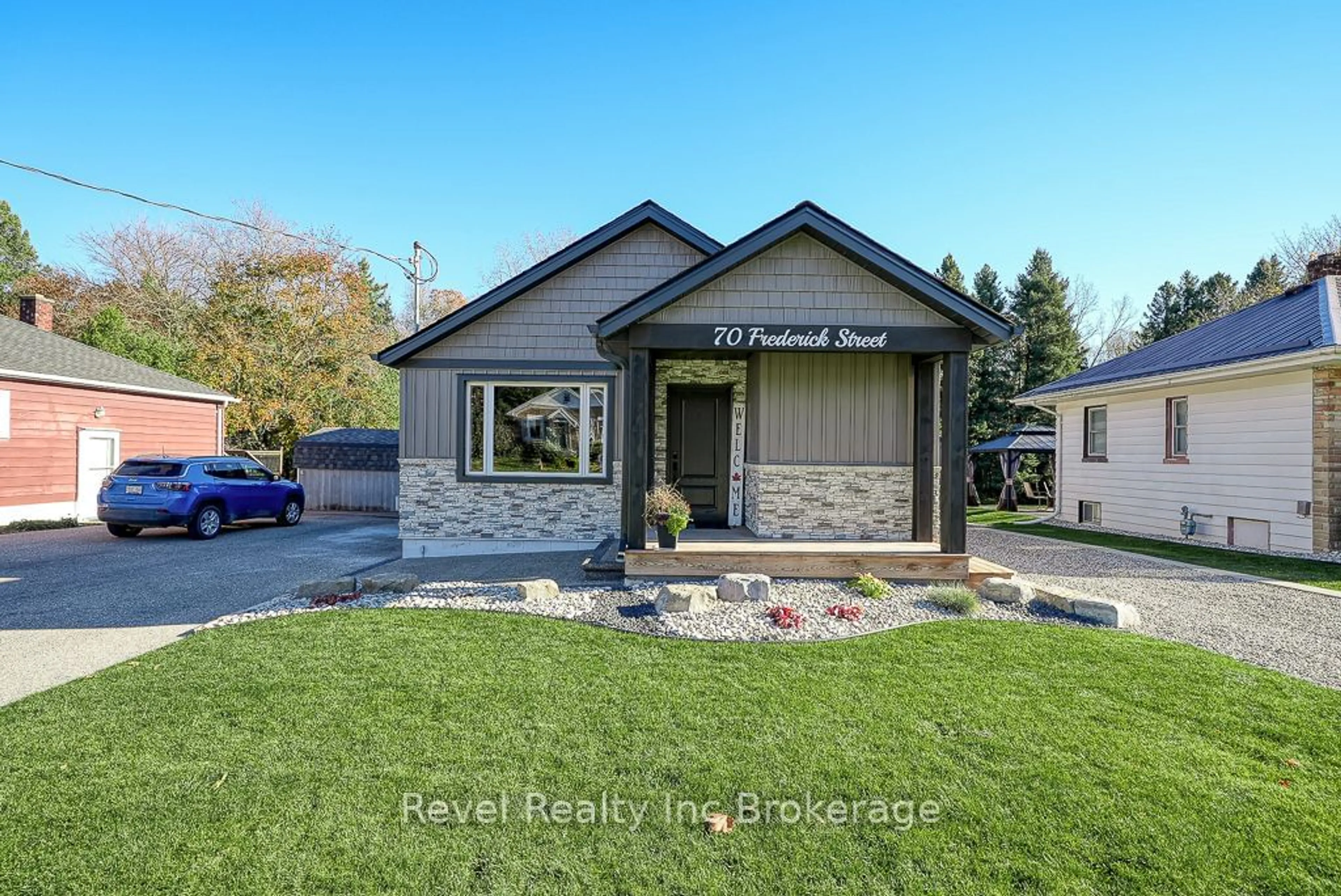 Frontside or backside of a home, the street view for 70 Frederick St, Woodstock Ontario N4S 7W1