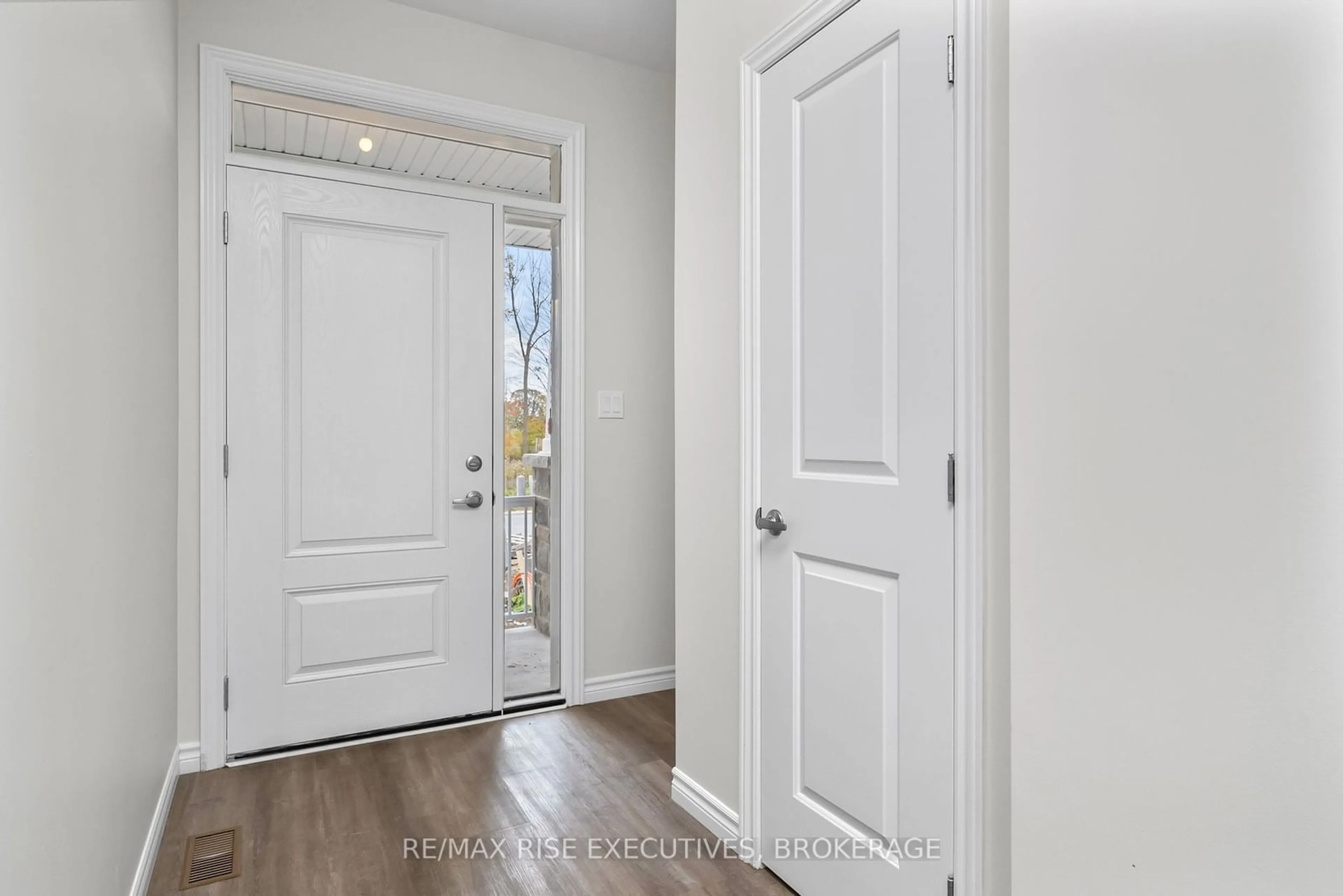 Indoor entryway, wood floors for 2699 DELMAR St, Kingston Ontario K7P 0J1