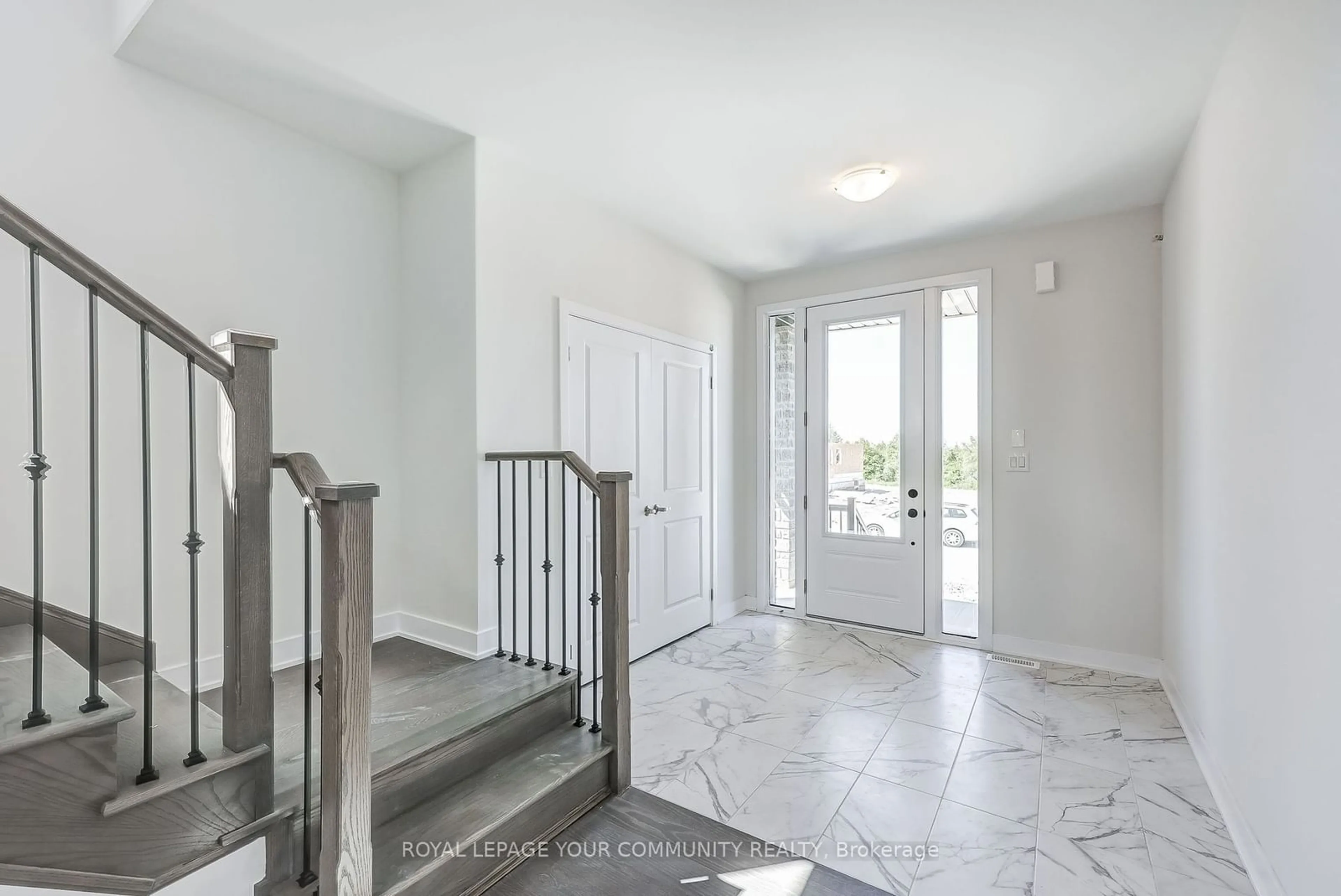 Indoor entryway, cement floor for 265 Flavelle Way, Smith-Ennismore-Lakefield Ontario K9K 0J2