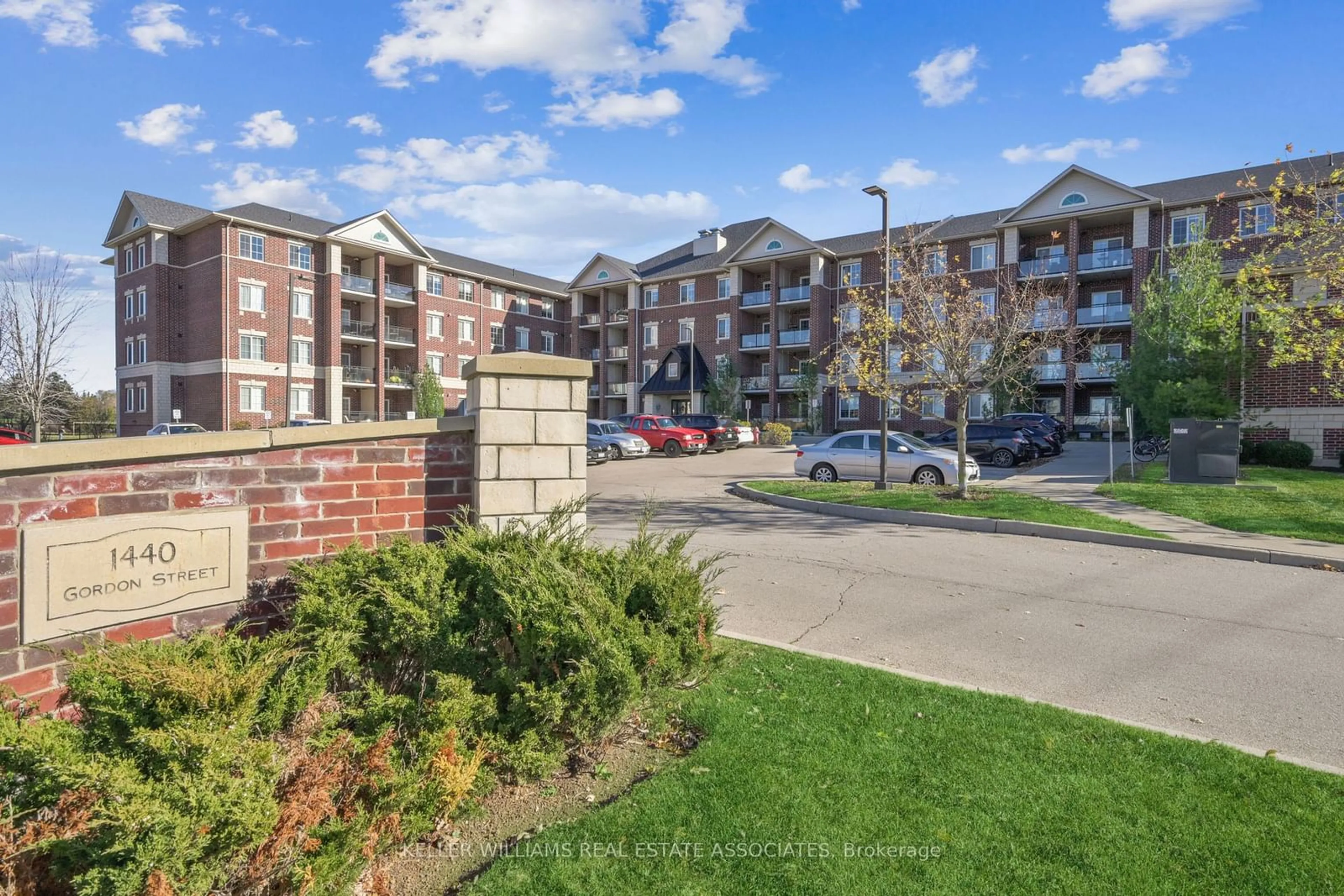 A pic from exterior of the house or condo, the street view for 1440 Gordon St #110, Guelph Ontario N1L 1C8