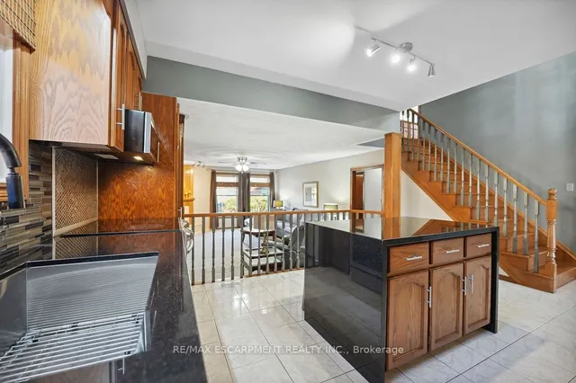 Additional property image - 15 PRESIDIO Dr