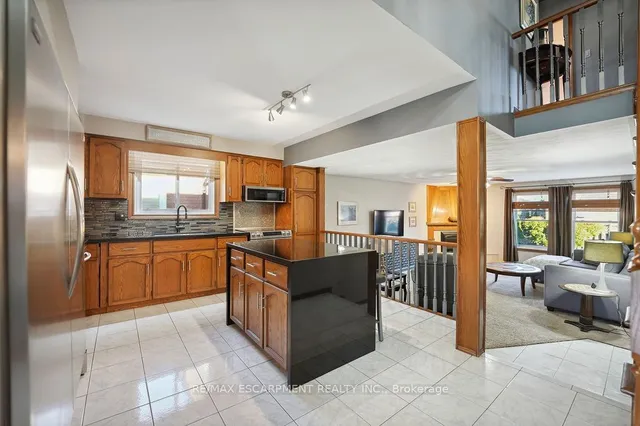 Additional property image - 15 PRESIDIO Dr