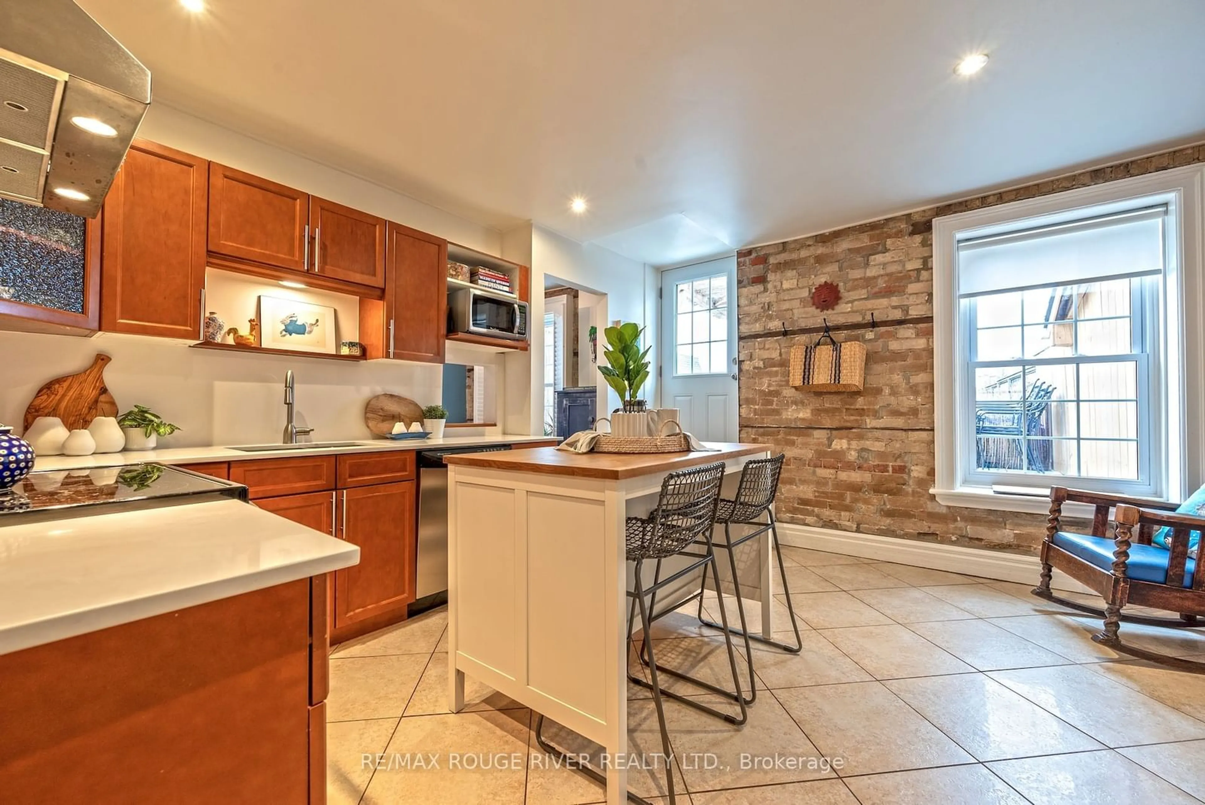 Open concept kitchen for 79 King St #502, Cobourg Ontario K9A 2M4