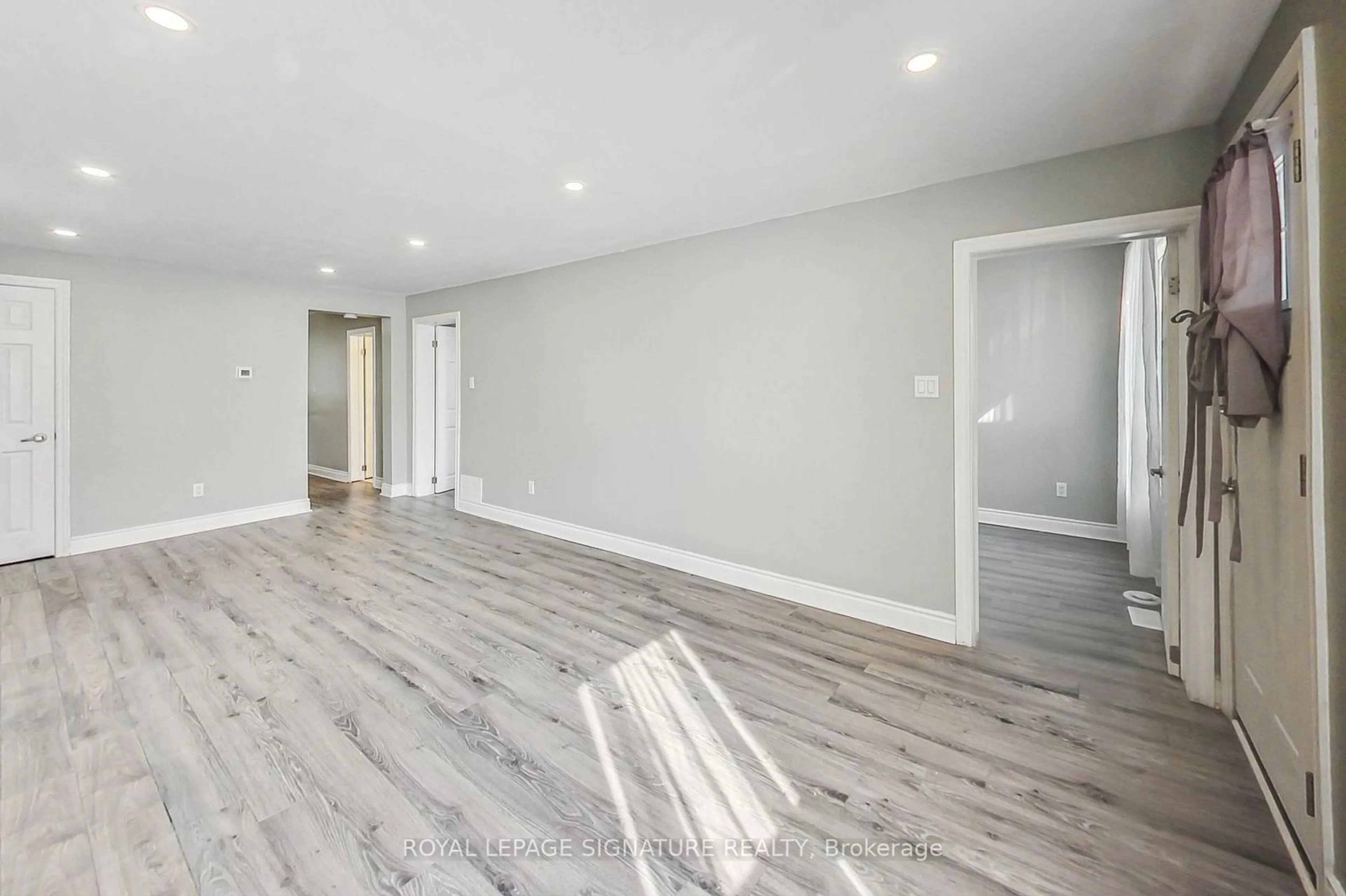 A pic of a room, wood floors for 1383 Cannon St, Hamilton Ontario L8H 1W2