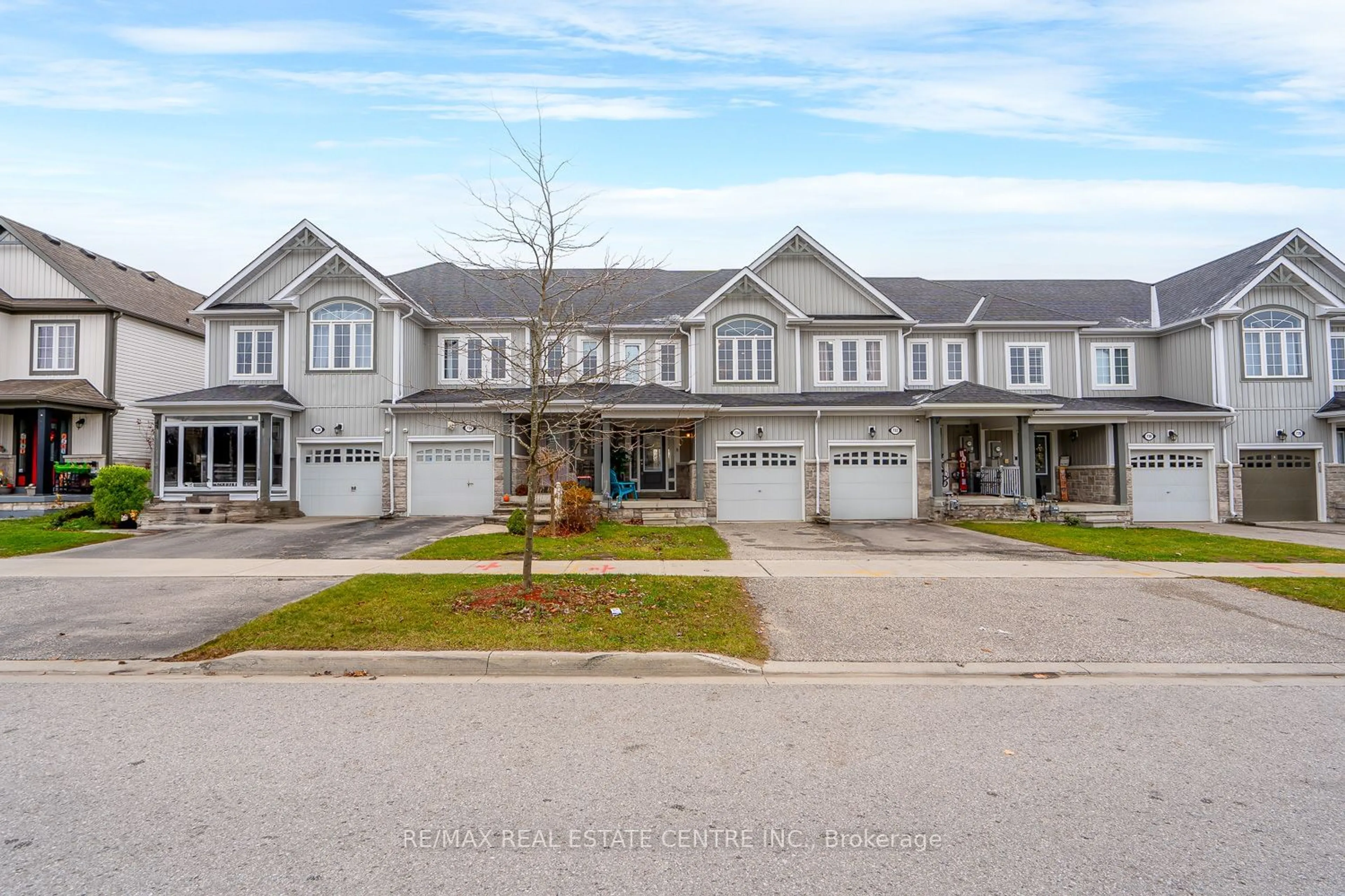 A pic from exterior of the house or condo, the street view for 734 Cook Cres, Shelburne Ontario L9V 3V2