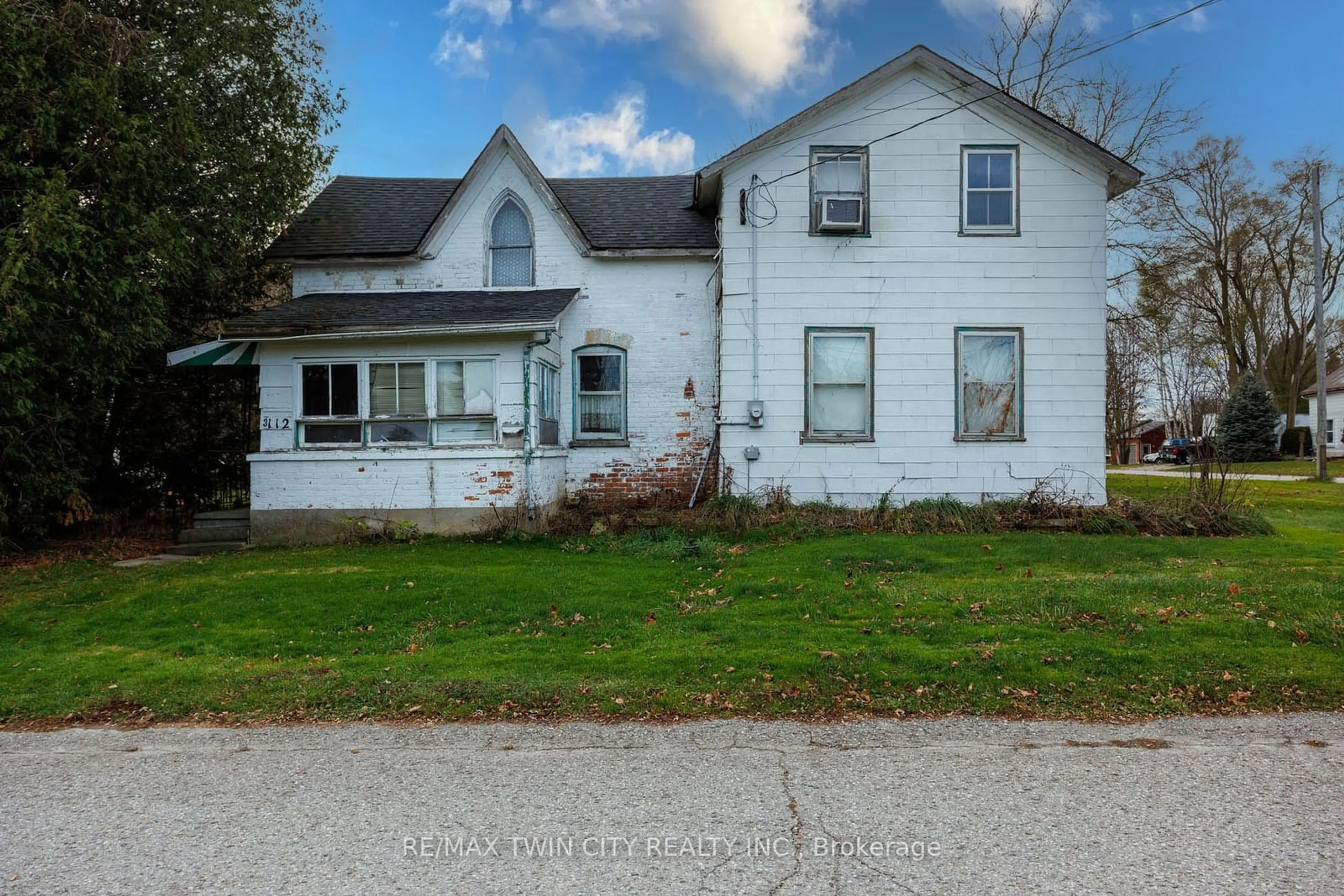 Frontside or backside of a home, cottage for 3112 ARTHUR St, Howick Ontario N0G 1V0