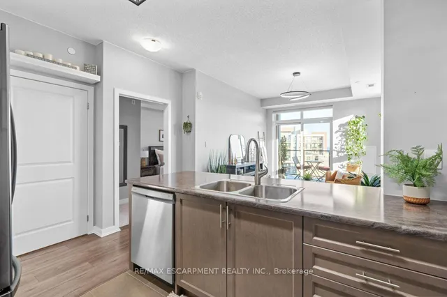 Additional property image - 125 SHOREVIEW Pl Unit 511
