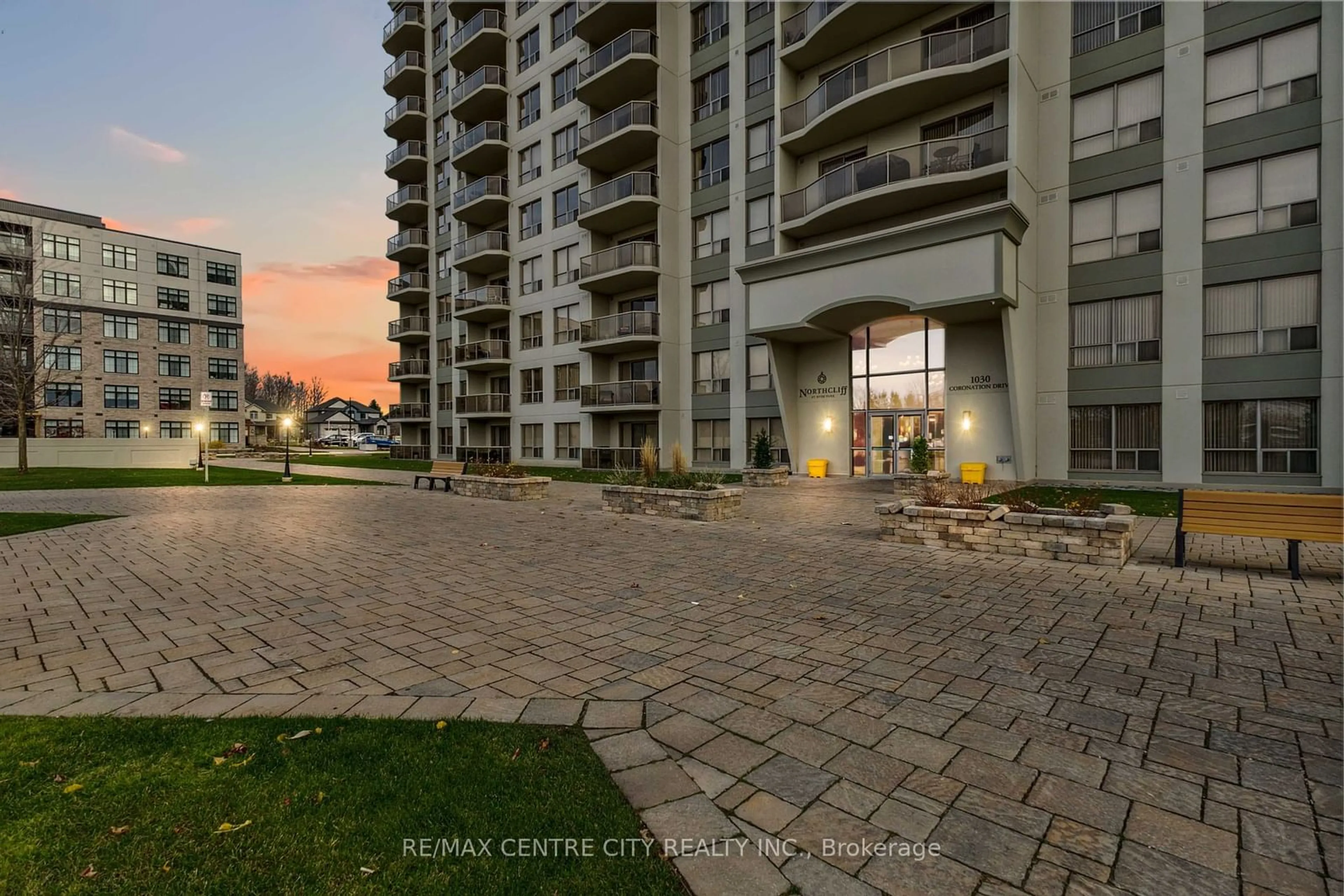 A pic from exterior of the house or condo, the street view for 1030 Coronation Dr #314, London Ontario N6G 0G5