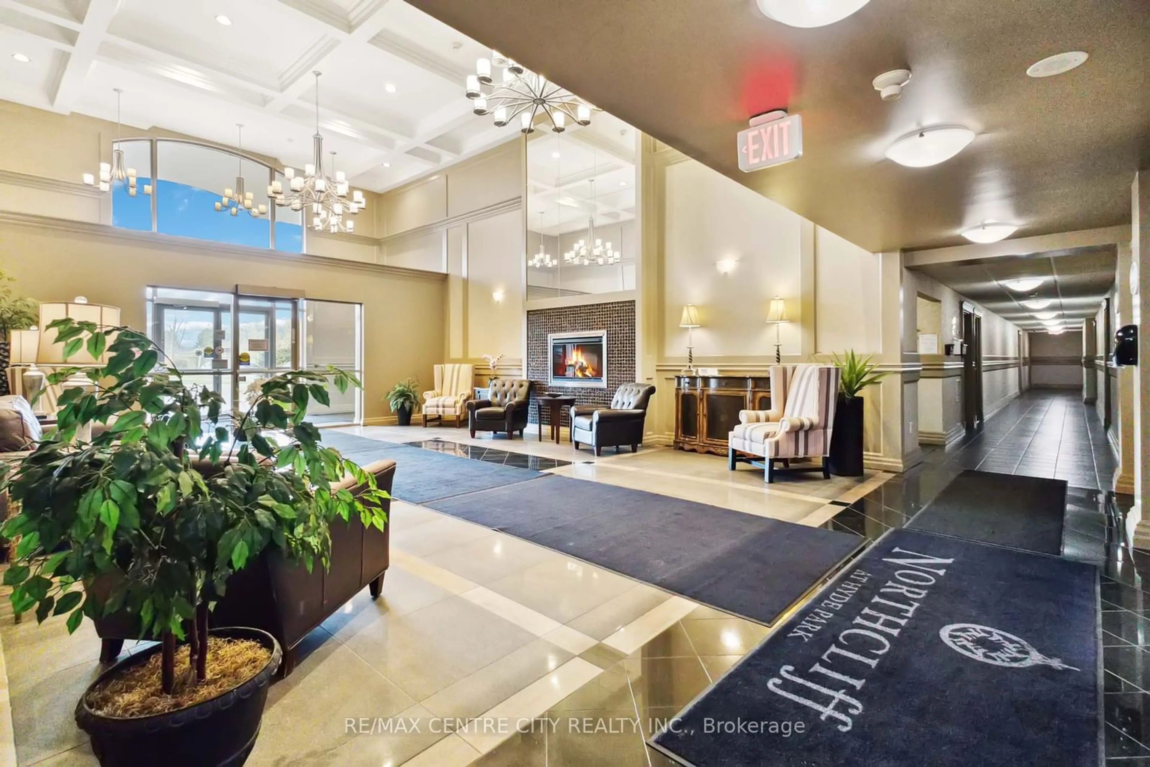 Indoor lobby for 1030 Coronation Dr #314, London Ontario N6G 0G5