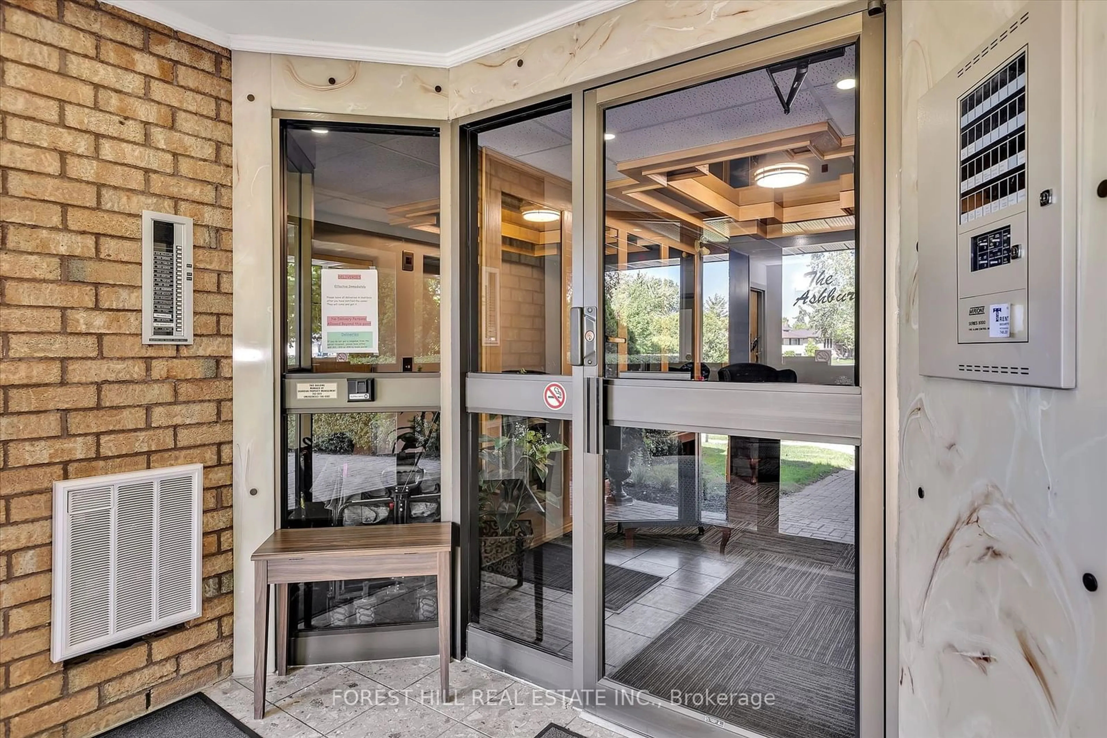 Indoor foyer, wood floors for 2185 Walker Ave, Peterborough Ontario K9L 1T6