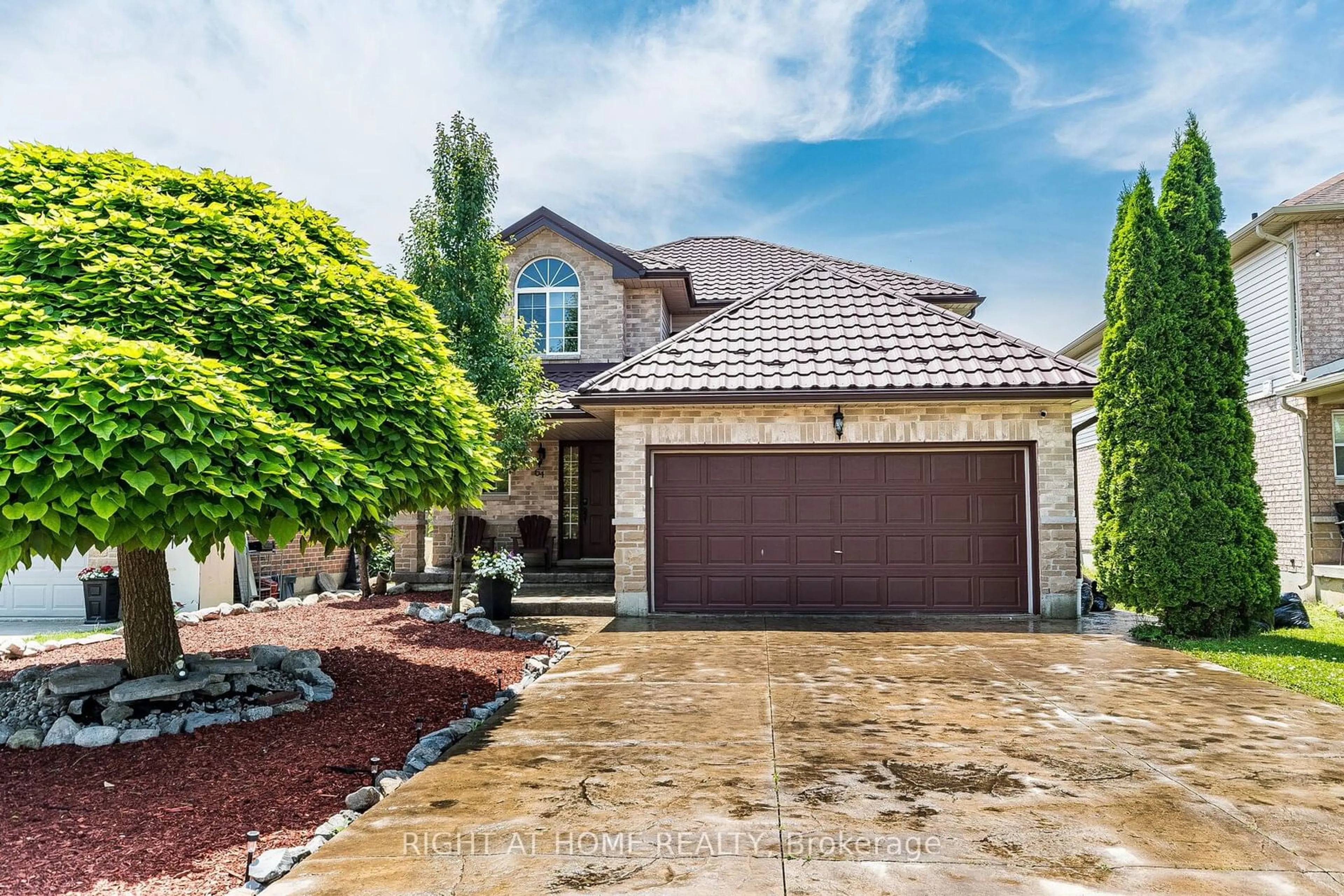 Frontside or backside of a home, the street view for 64 Solsbury Cres, Hamilton Ontario L0R 1W0