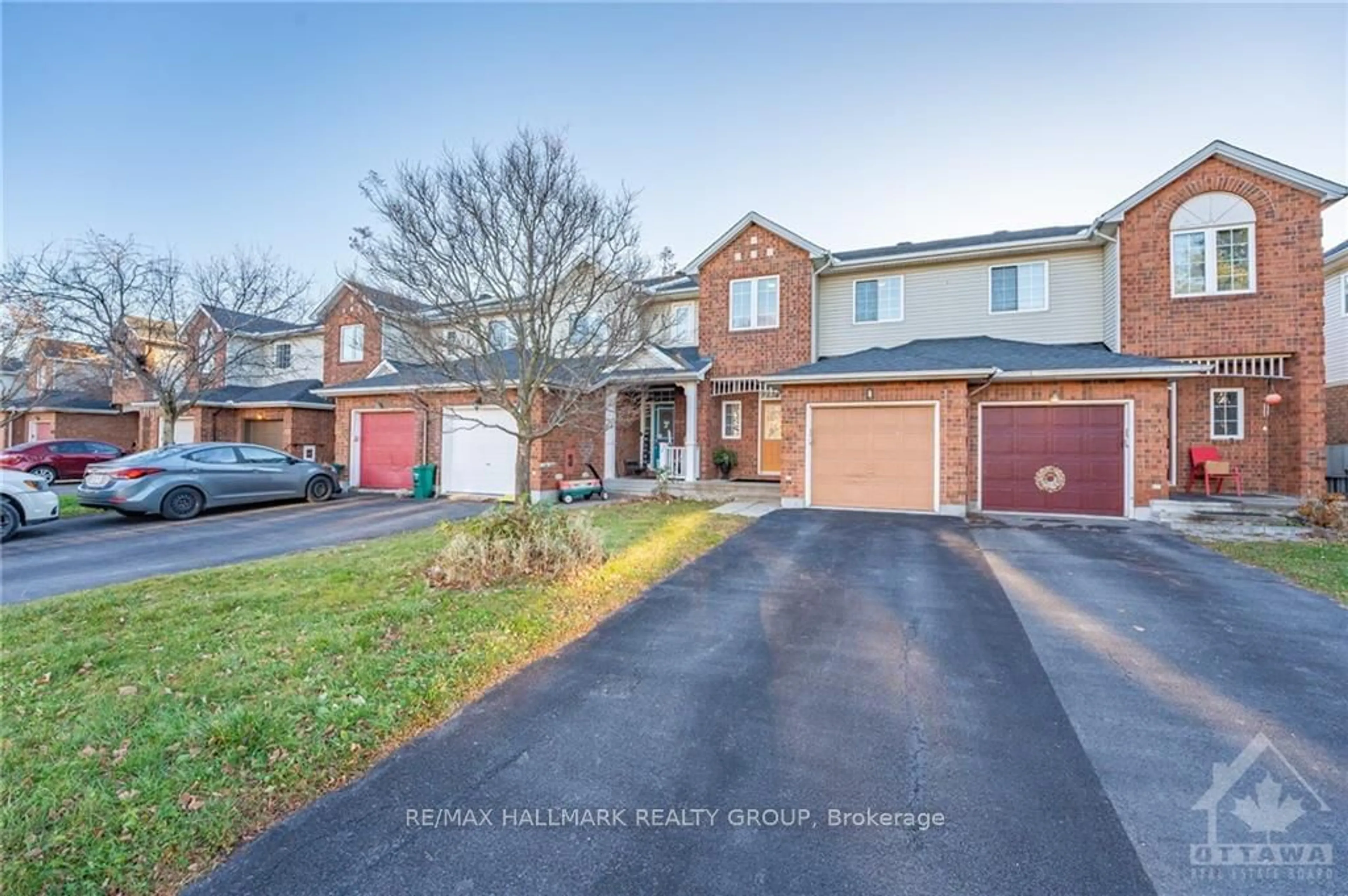 A pic from exterior of the house or condo, the street view for 552 WILD SHORE Cres, Blossom Park - Airport and Area Ontario K1V 1S9