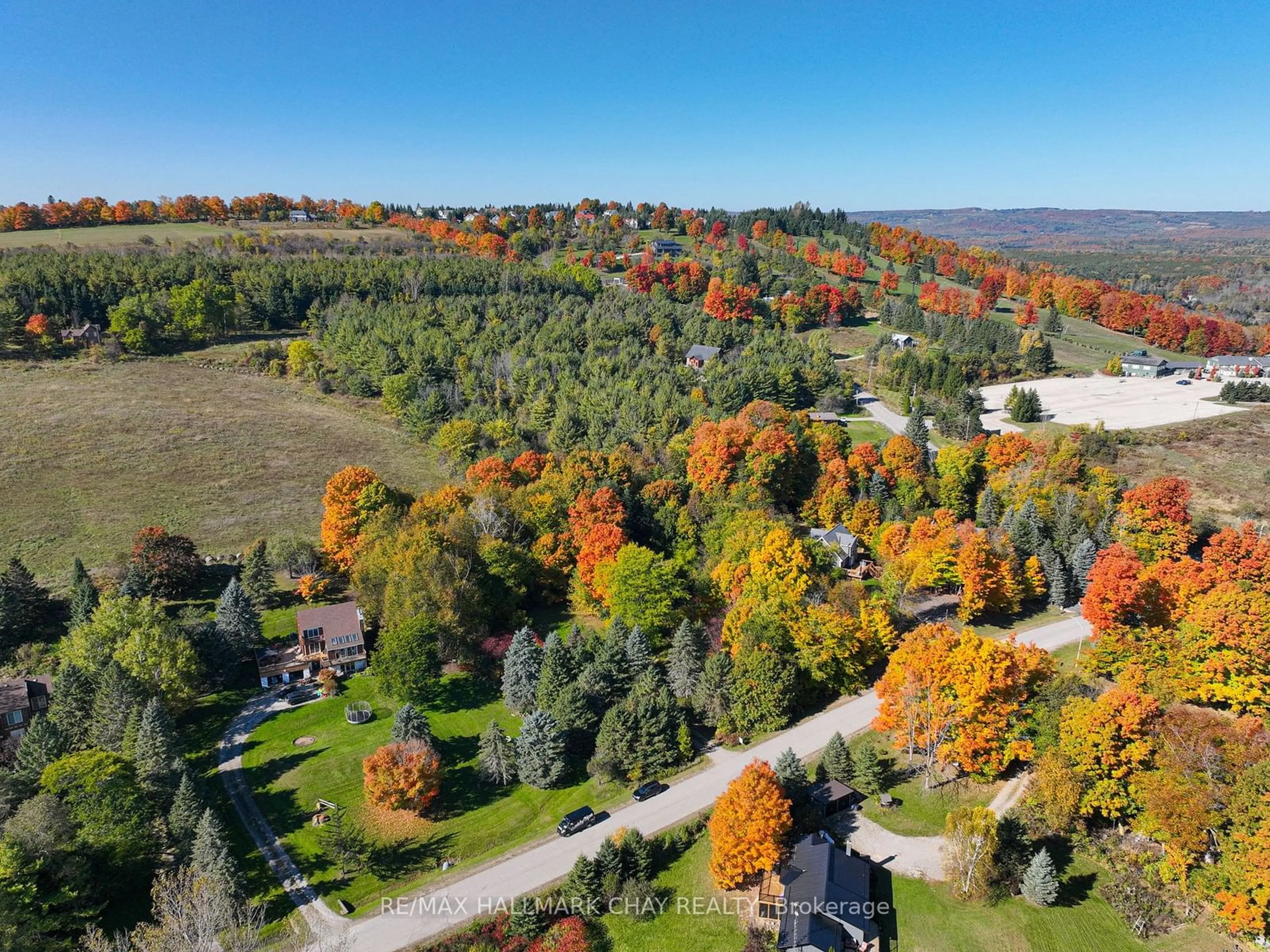 A pic from exterior of the house or condo, the street view for 6 Mountainview Rd, Mulmur Ontario L9V 3H5