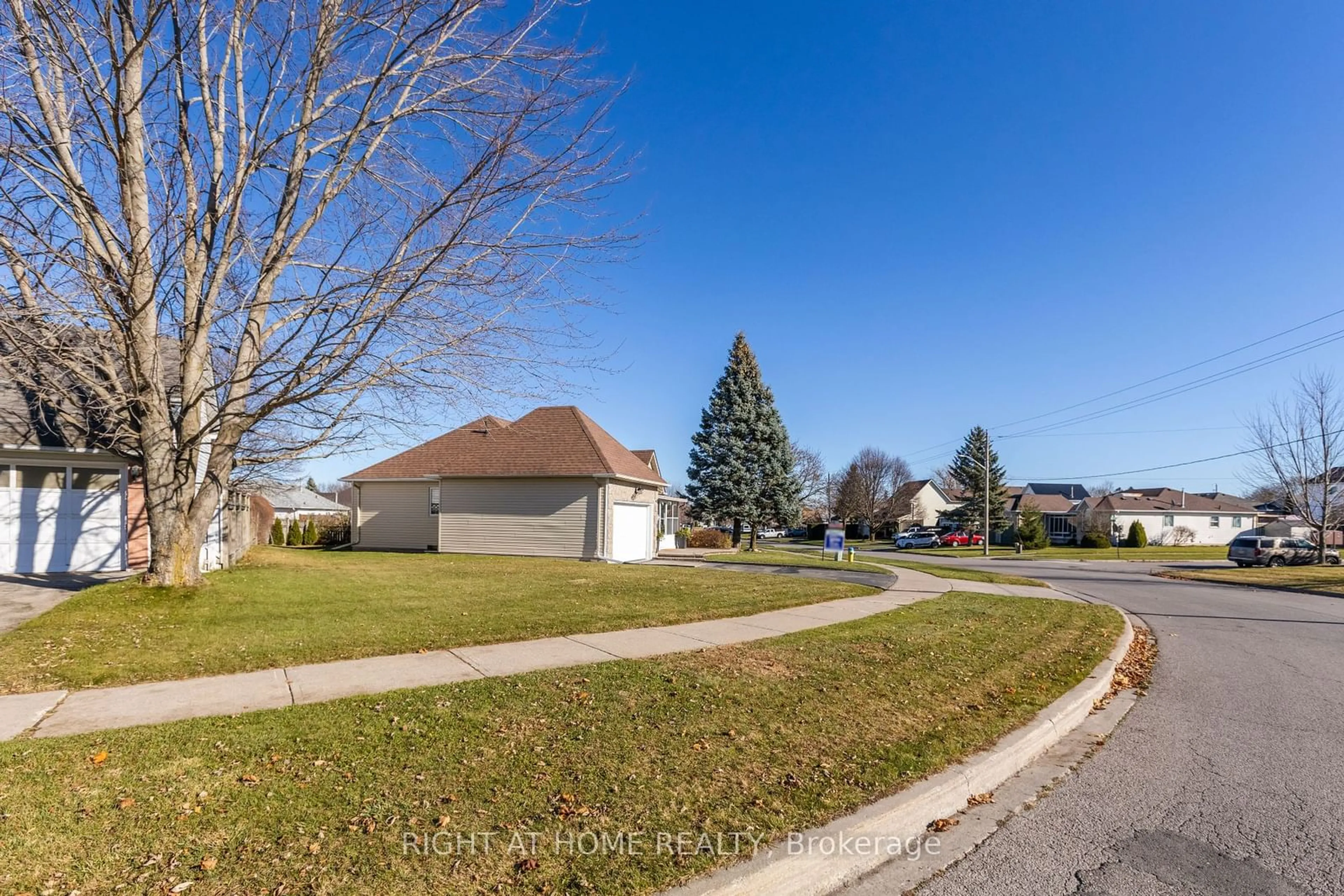 Frontside or backside of a home, the street view for 190 Elgin St, Kawartha Lakes Ontario K9V 6B2