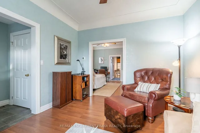 Additional property image - 202 CANADA St