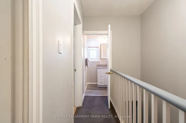 Additional property image - 202 CANADA St