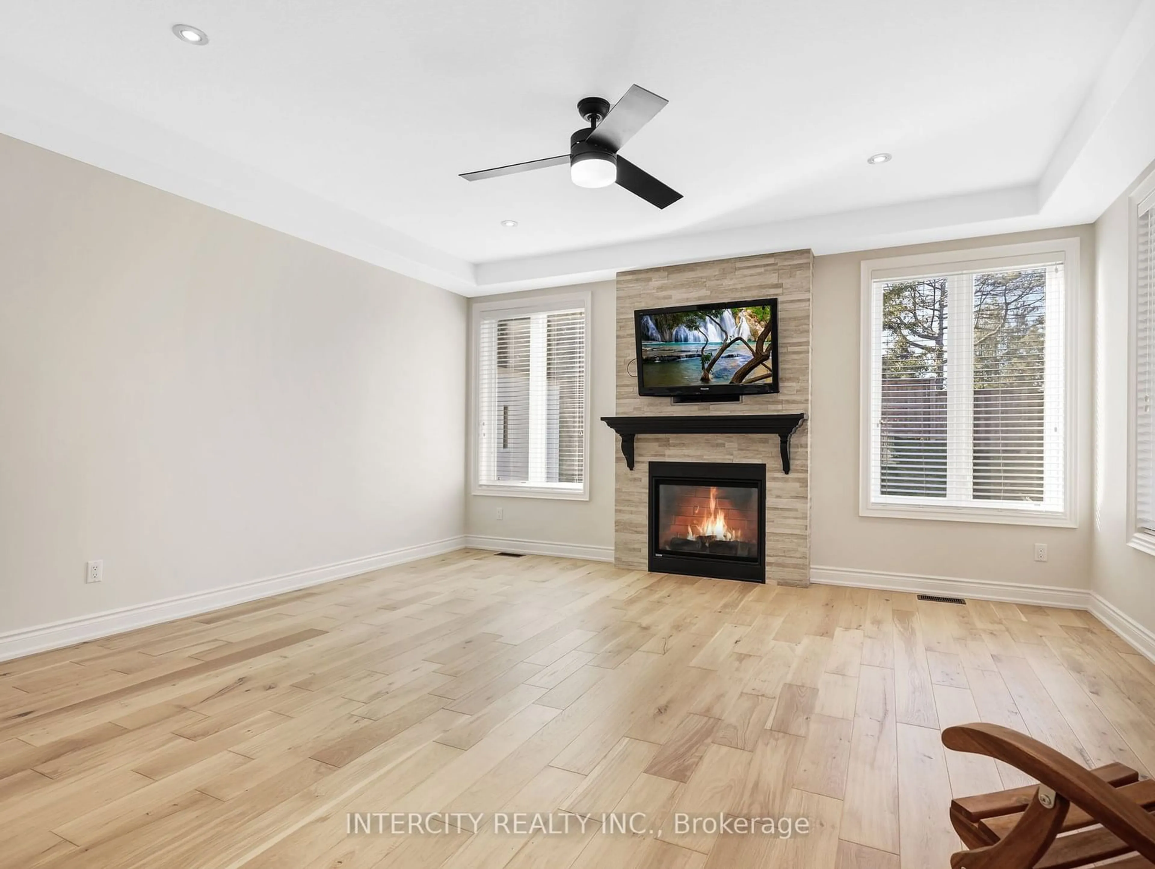 A pic of a room, wood floors for 2346 Leeds Crossing, London Ontario N6M 1G5