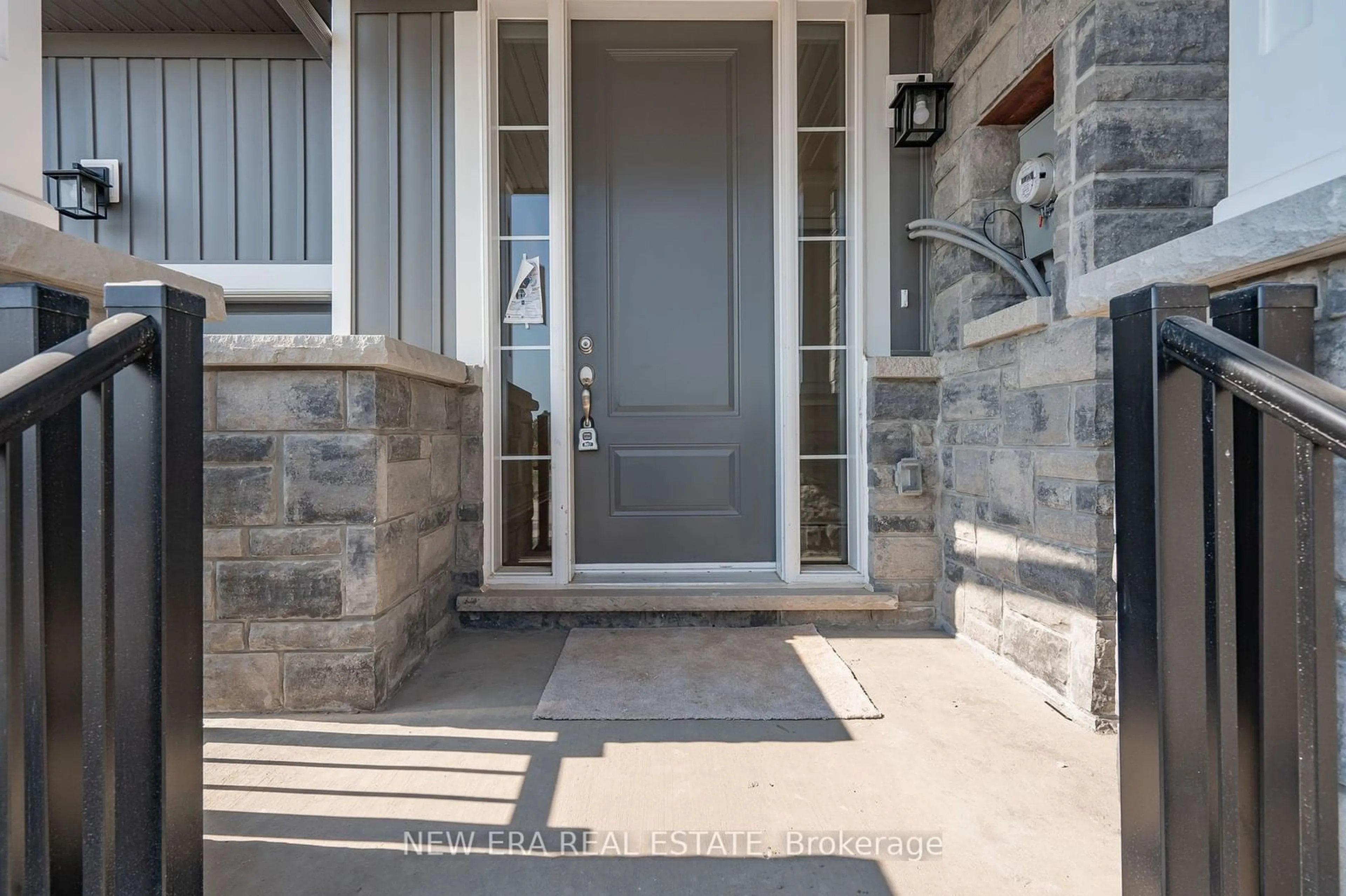 Indoor entryway, cement floor for 114 Player Dr, Erin Ontario N0B 1T0