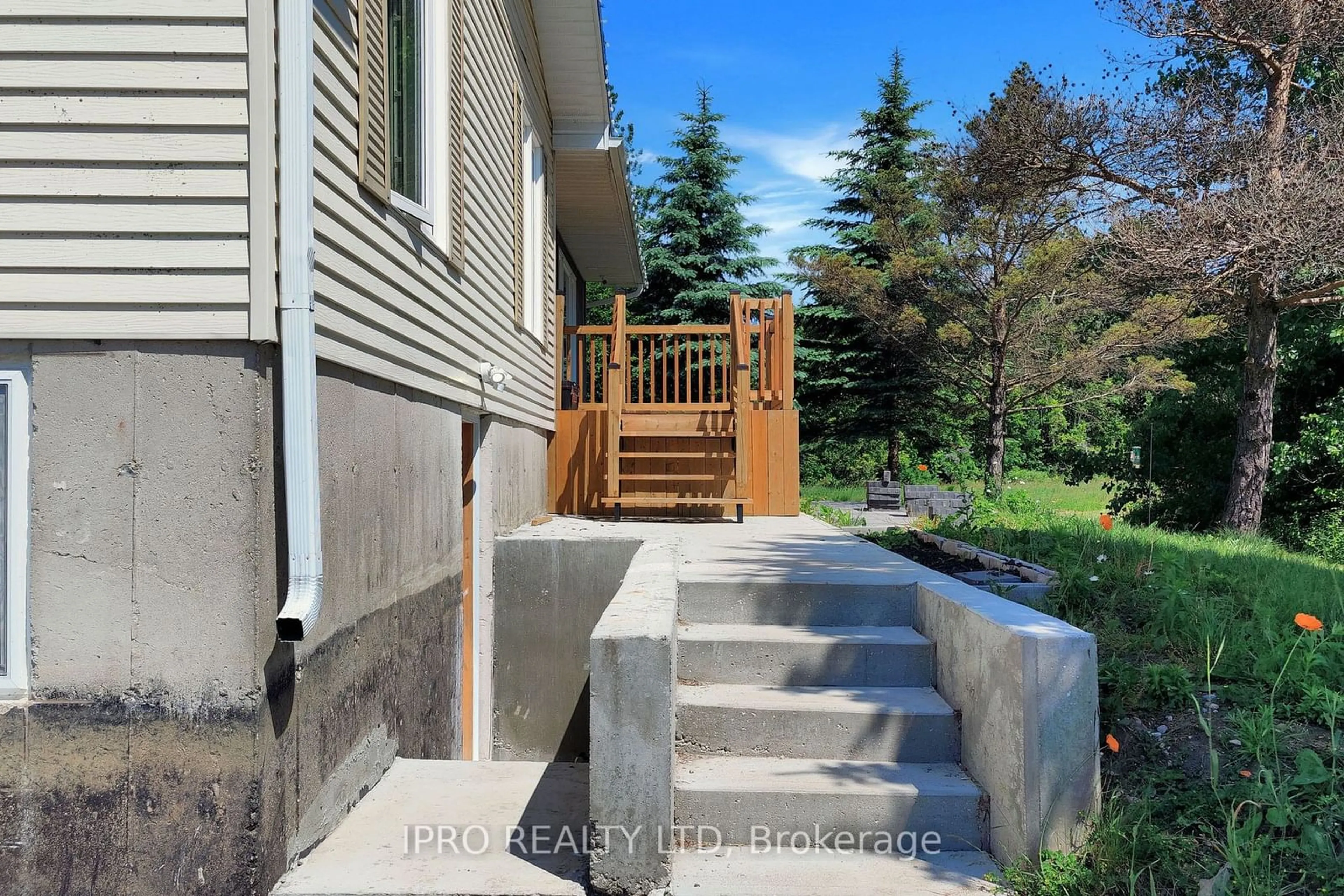 Frontside or backside of a home, the fenced backyard for 5106 Seventh Line, Guelph/Eramosa Ontario N0B 2K0