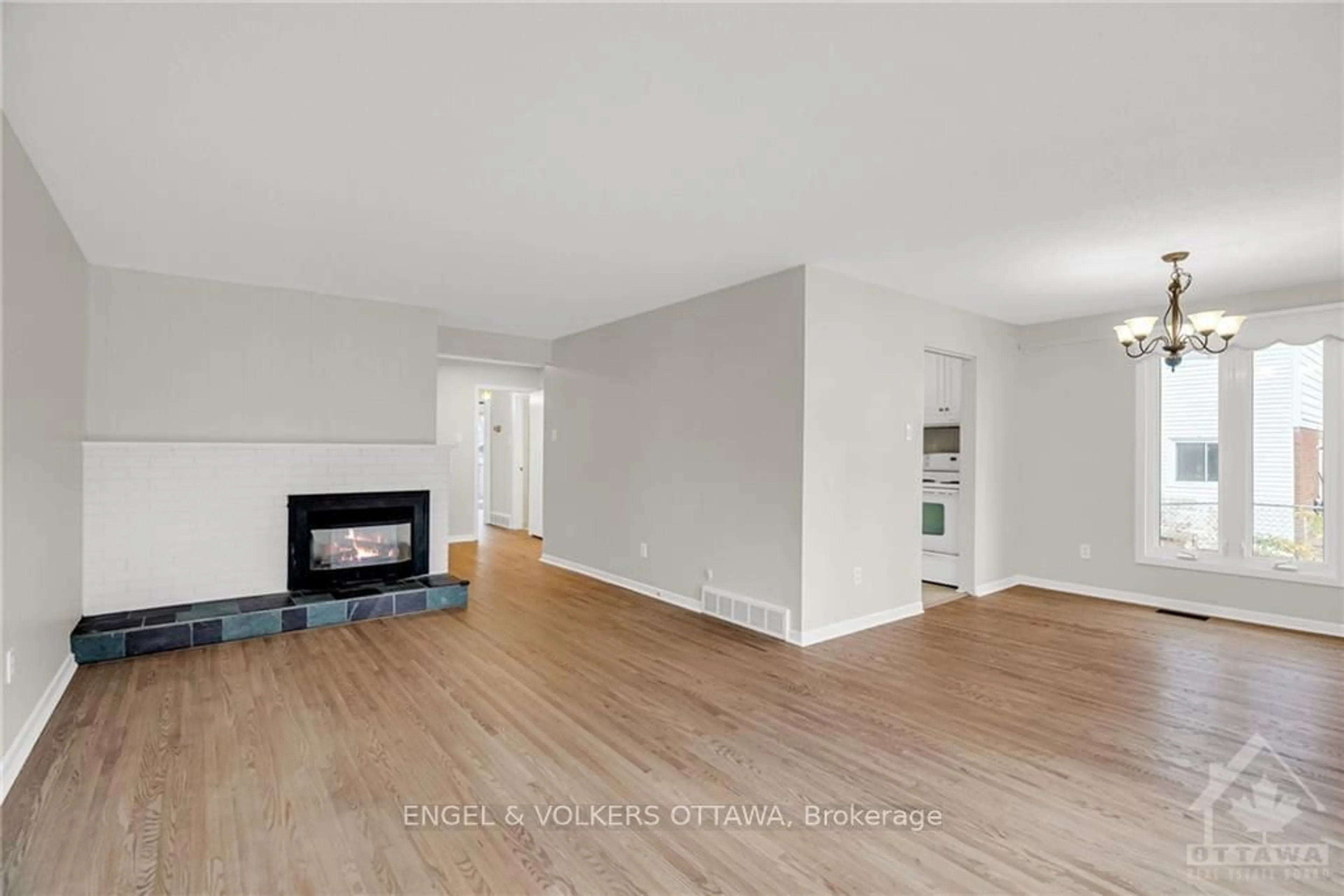 A pic of a room, wood floors for 5 WOODMOUNT Cres, Cityview - Parkwoods Hills - Rideau Shore Ontario K2E 5P9