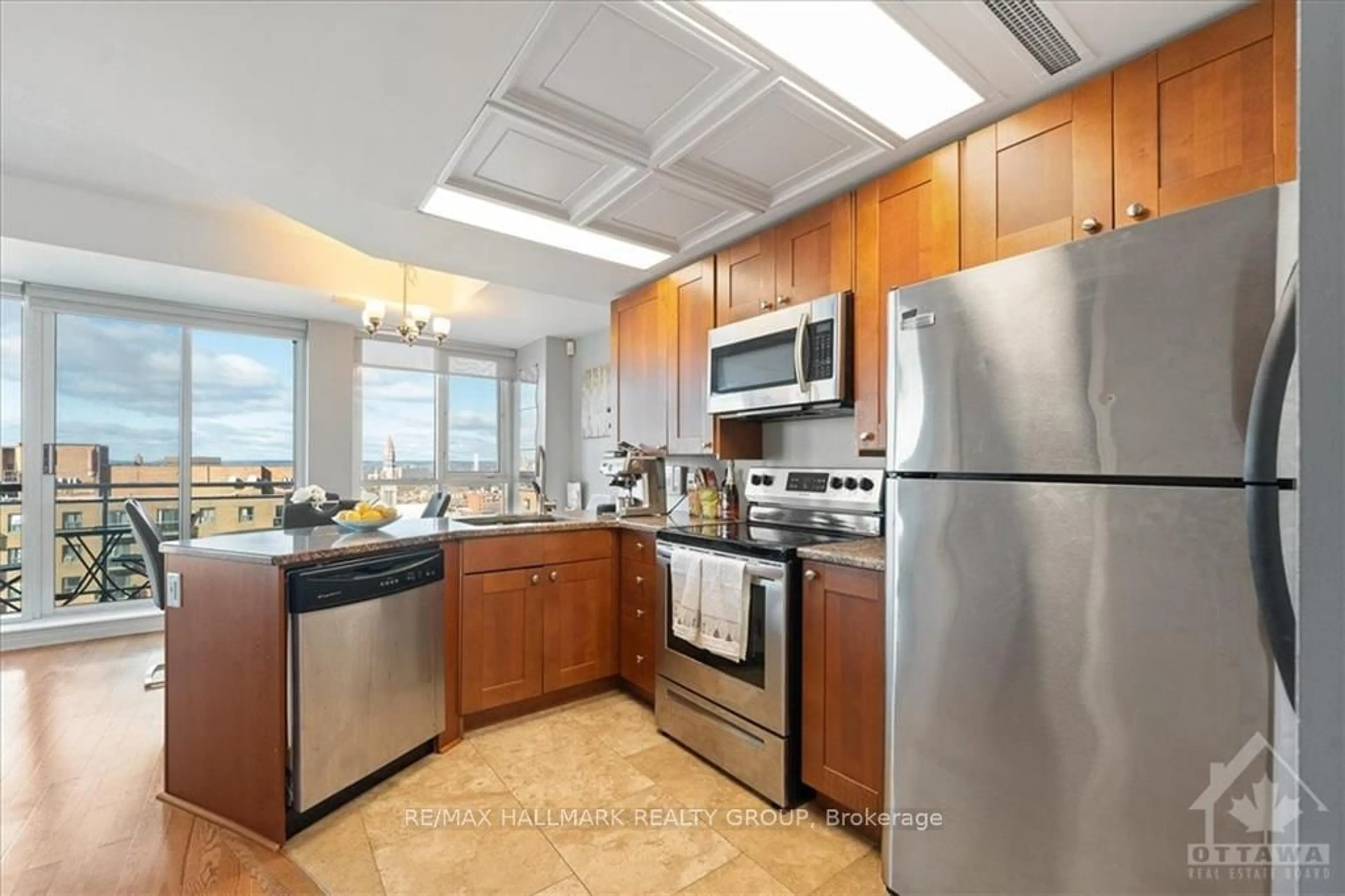 Standard kitchen, wood floors for 134 YORK St #1208, Lower Town - Sandy Hill Ontario K1N 1K8