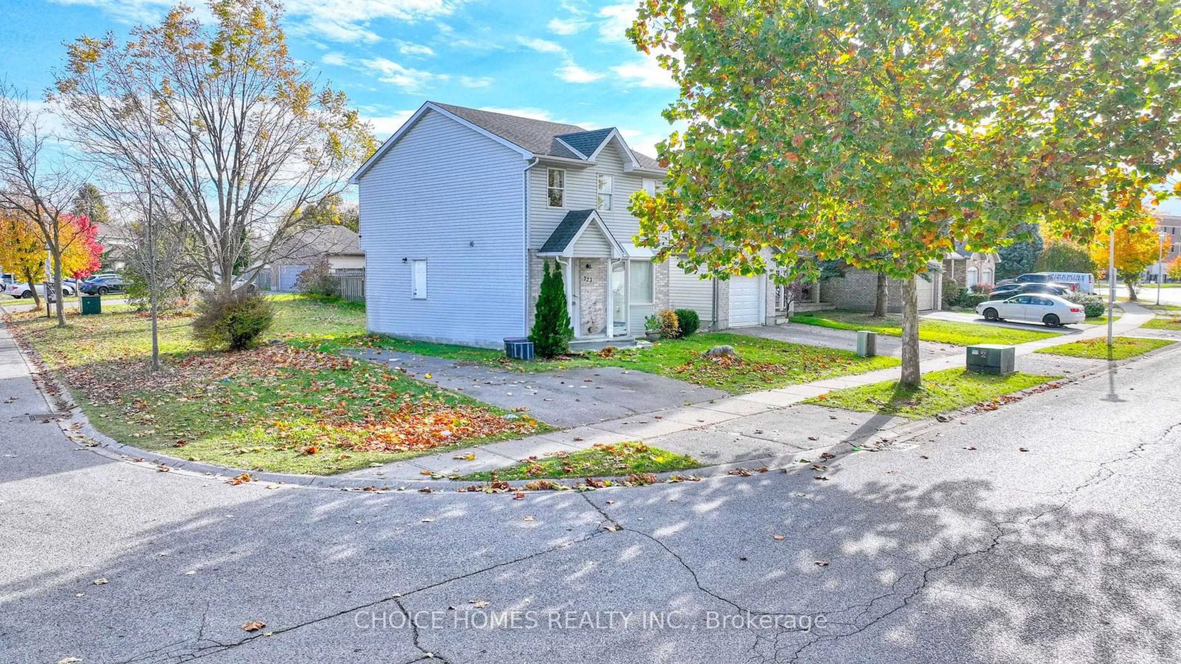 Frontside or backside of a home, the street view for 223 Fleming Dr, London Ontario N5V 5C7