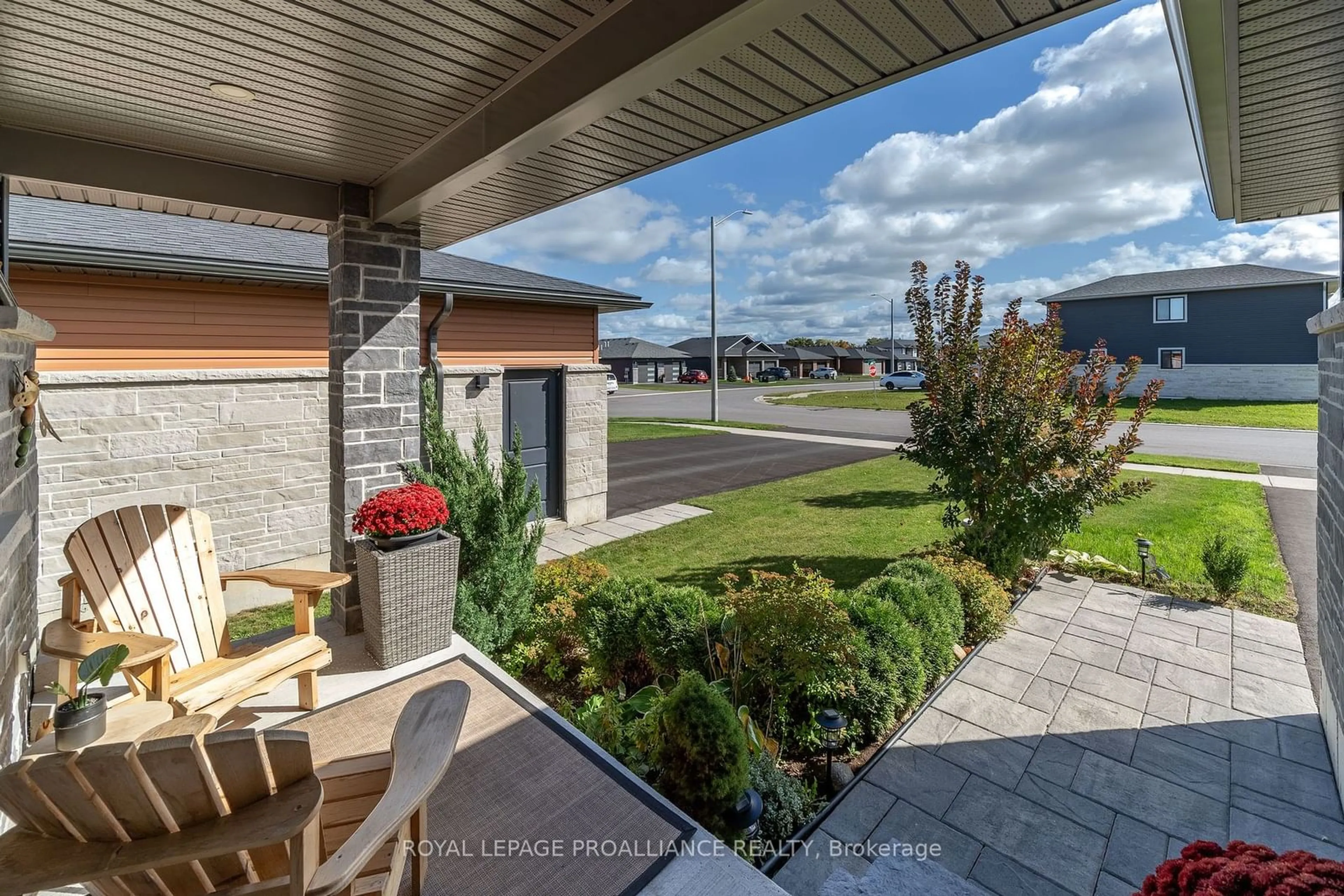 Patio, the street view for 40 Lehtinen Cres, Belleville Ontario K8P 0H4