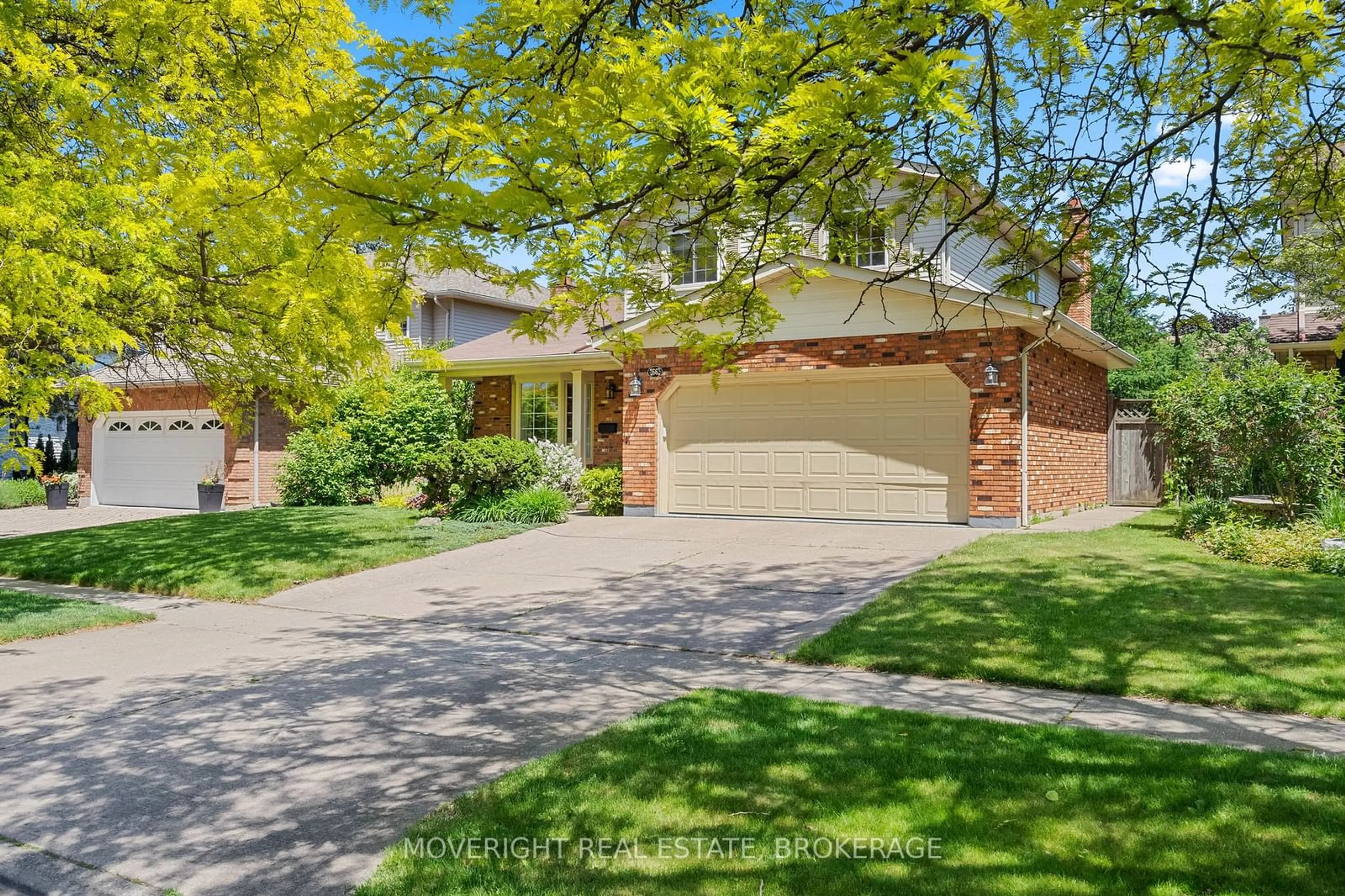 Frontside or backside of a home, the street view for 66 Courtleigh Rd, St. Catharines Ontario L2N 7E9