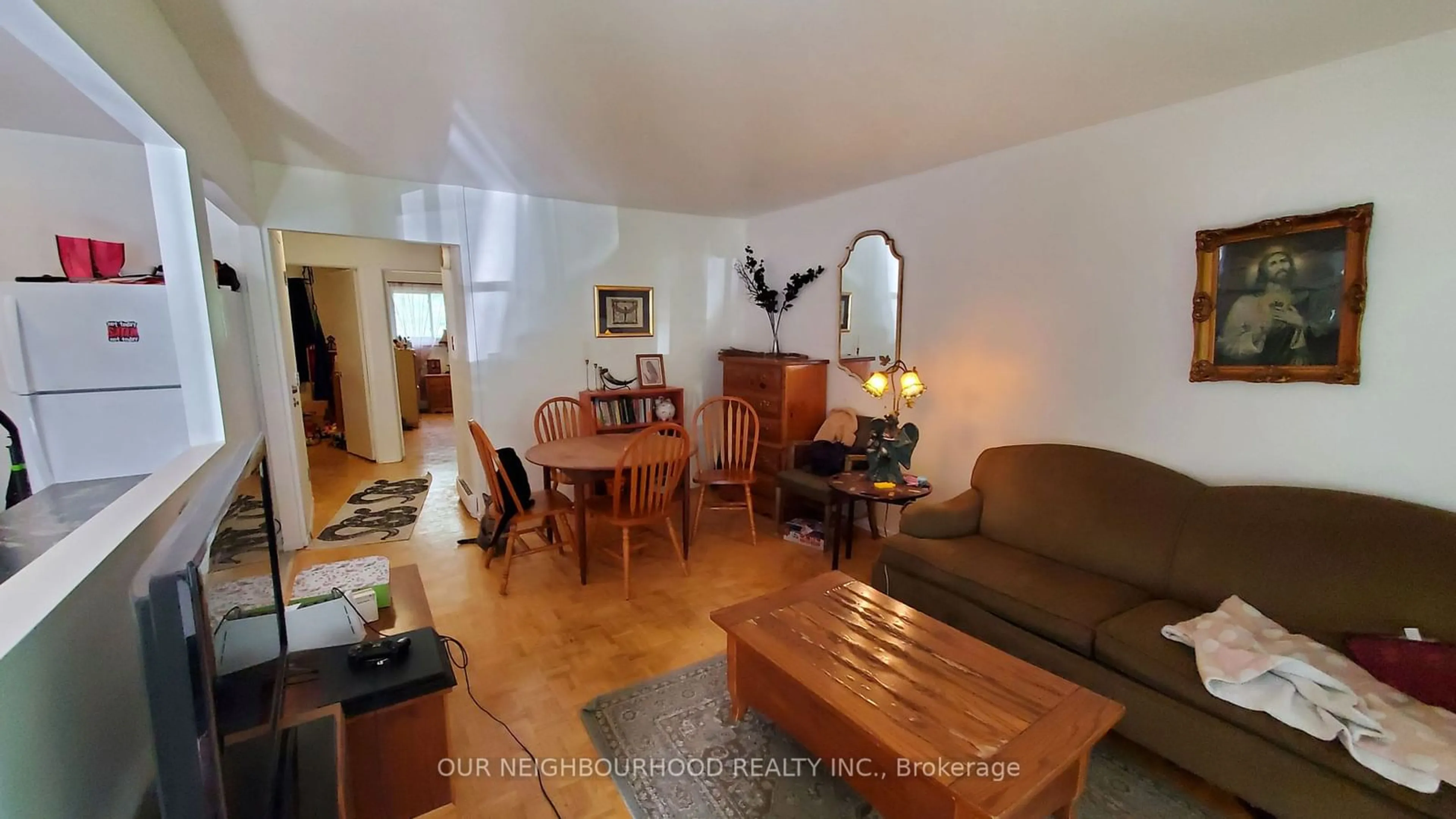 Living room, wood floors for 48 Alexander Ave, Peterborough Ontario K9J 6B4