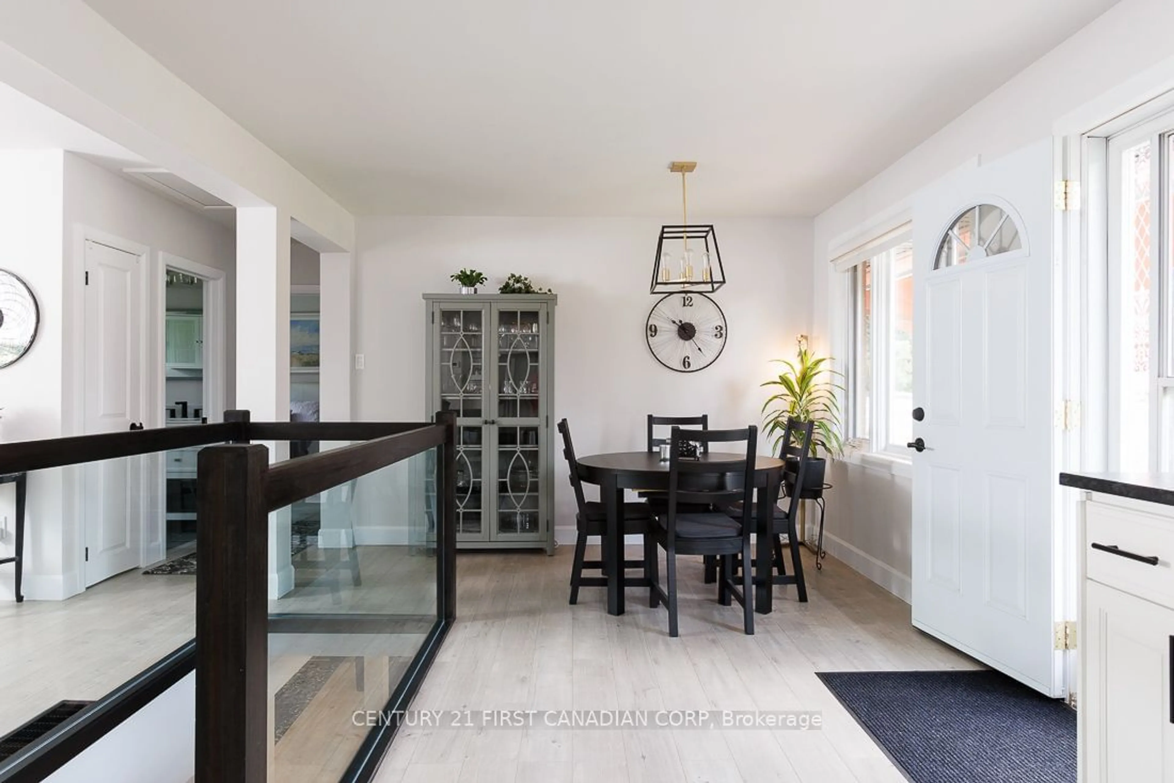 Dining room, wood floors, cottage for 82 Queenston Cres, London Ontario N5W 1N6