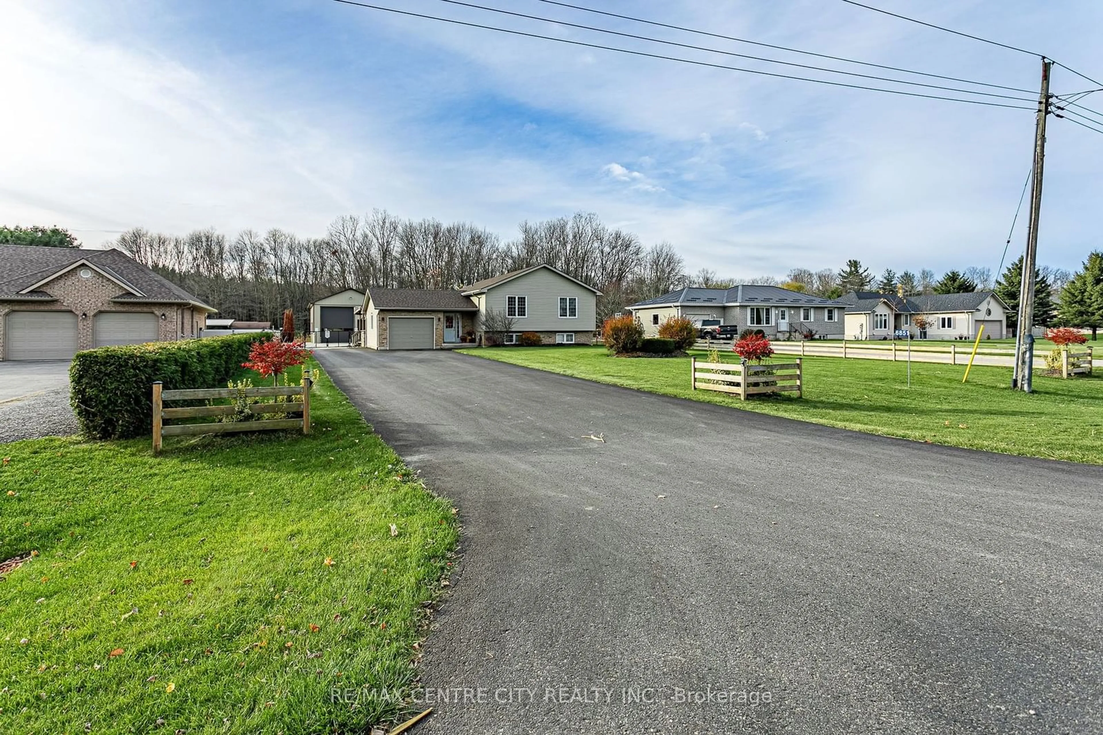 Frontside or backside of a home, the street view for 6851 Springfield Rd, Malahide Ontario N5H 2R5