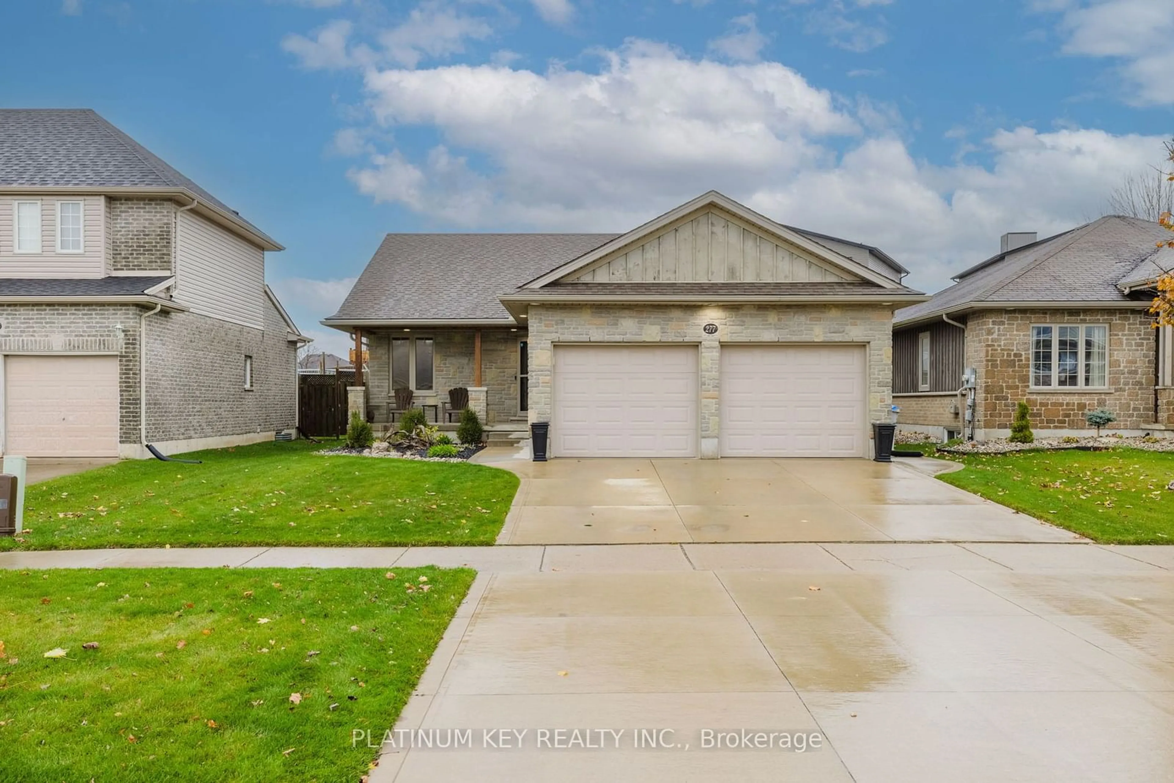 Frontside or backside of a home, the street view for 277 Thorne Dr, Strathroy-Caradoc Ontario N7G 4C9