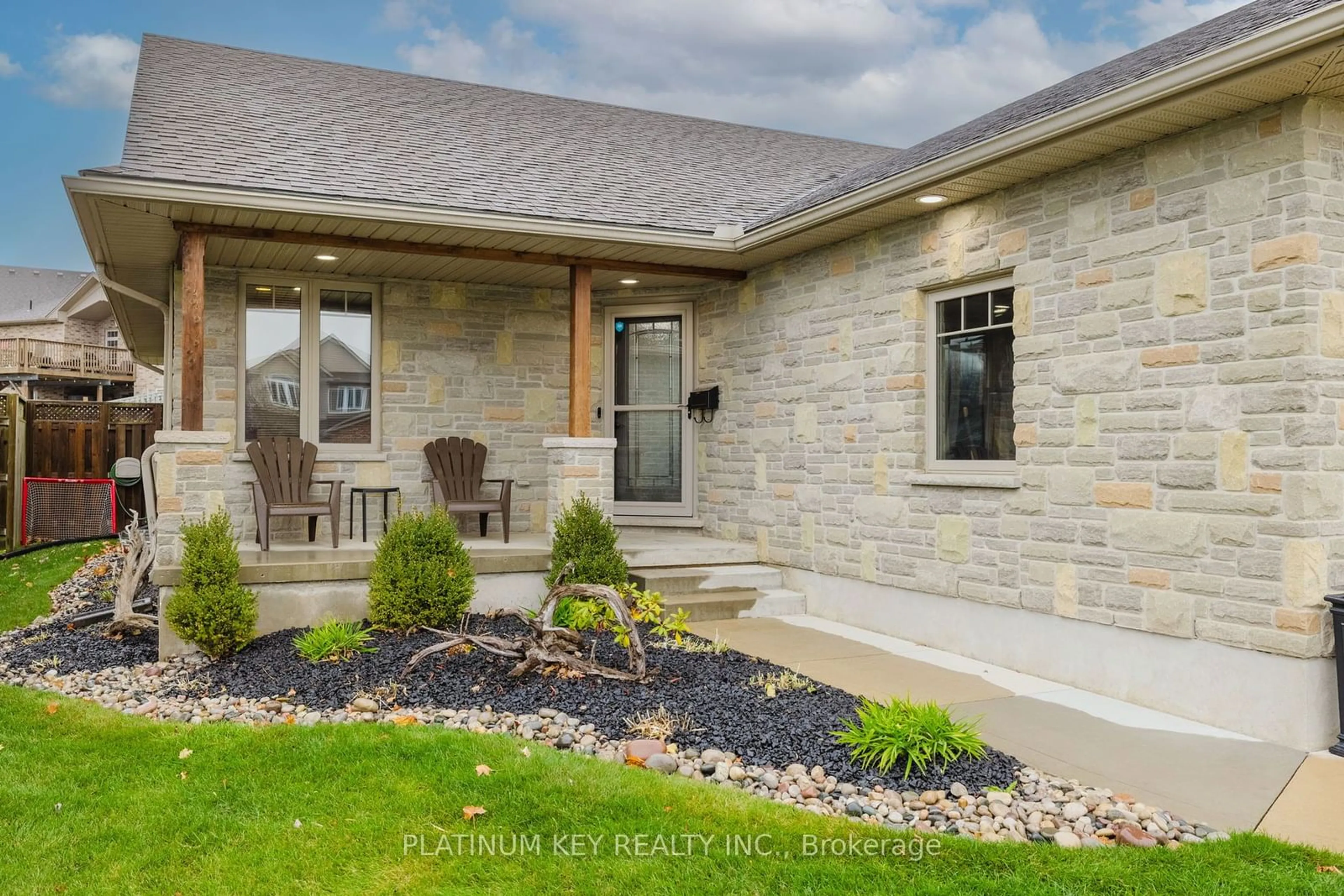 Home with brick exterior material for 277 Thorne Dr, Strathroy-Caradoc Ontario N7G 4C9