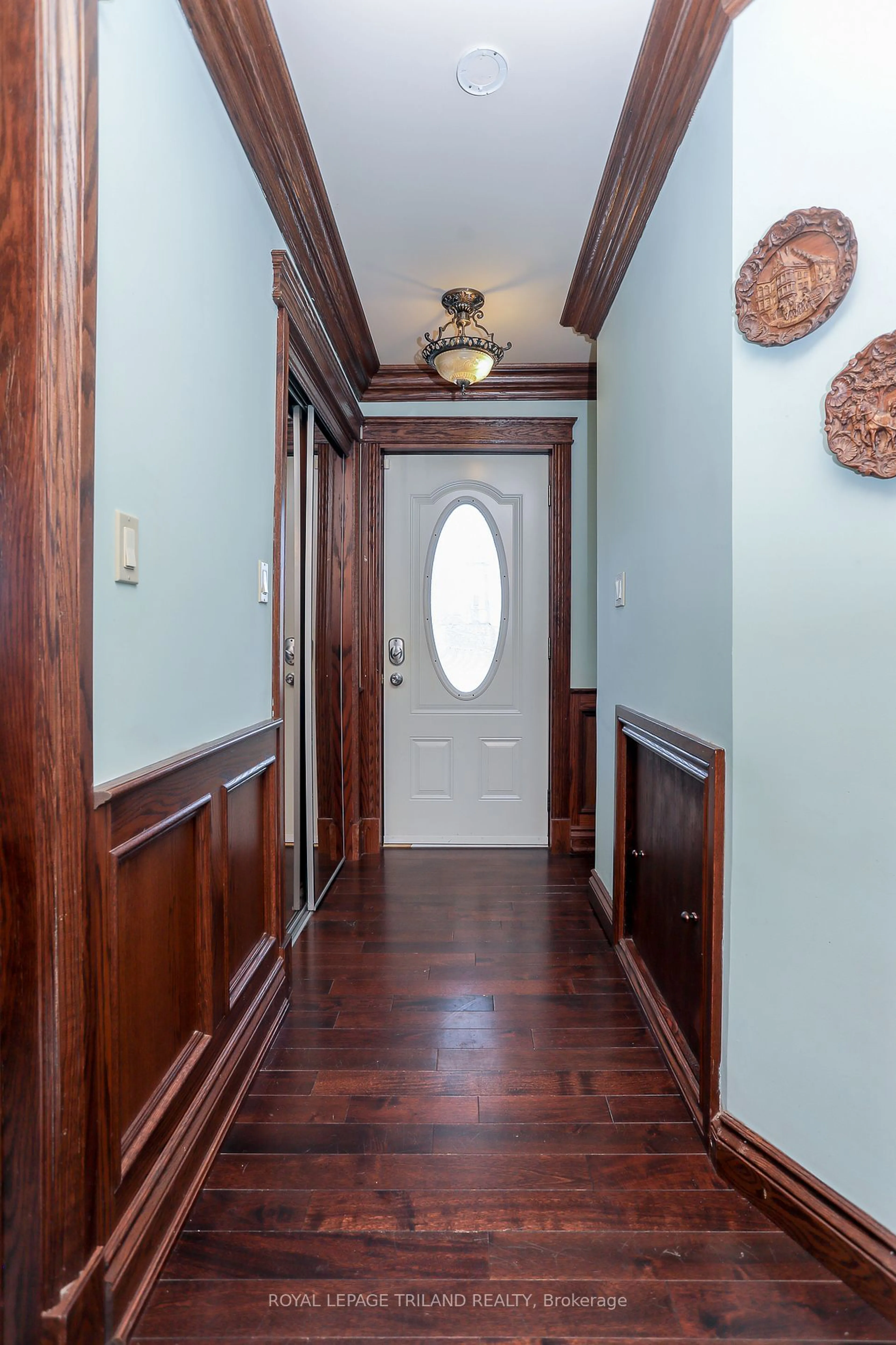 Indoor entryway, wood floors for 329 Regal Dr, London Ontario N5Y 1J3