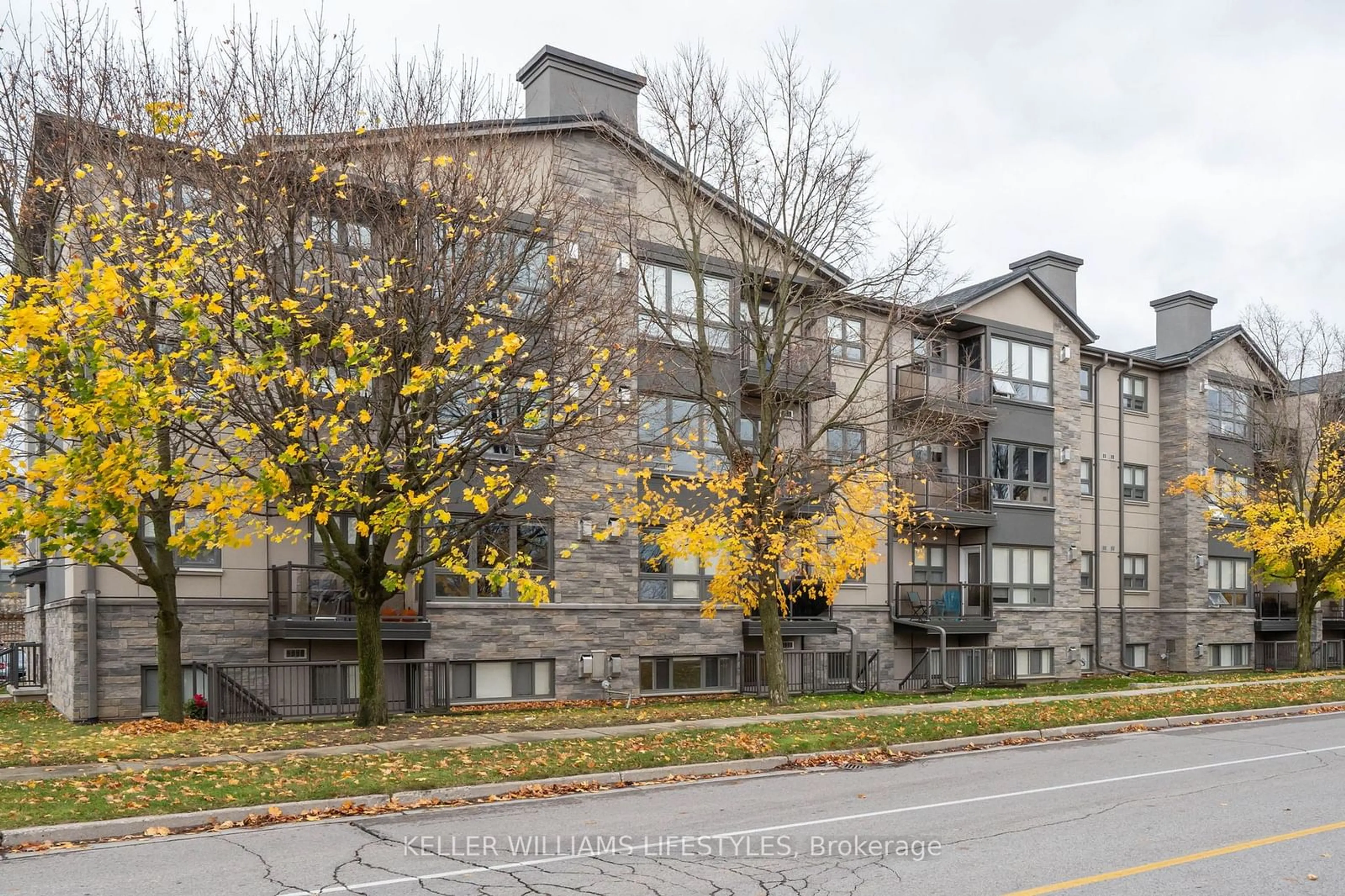 A pic from exterior of the house or condo, the front or back of building for 15 JACKSWAY Cres #105, London Ontario N5X 3T8