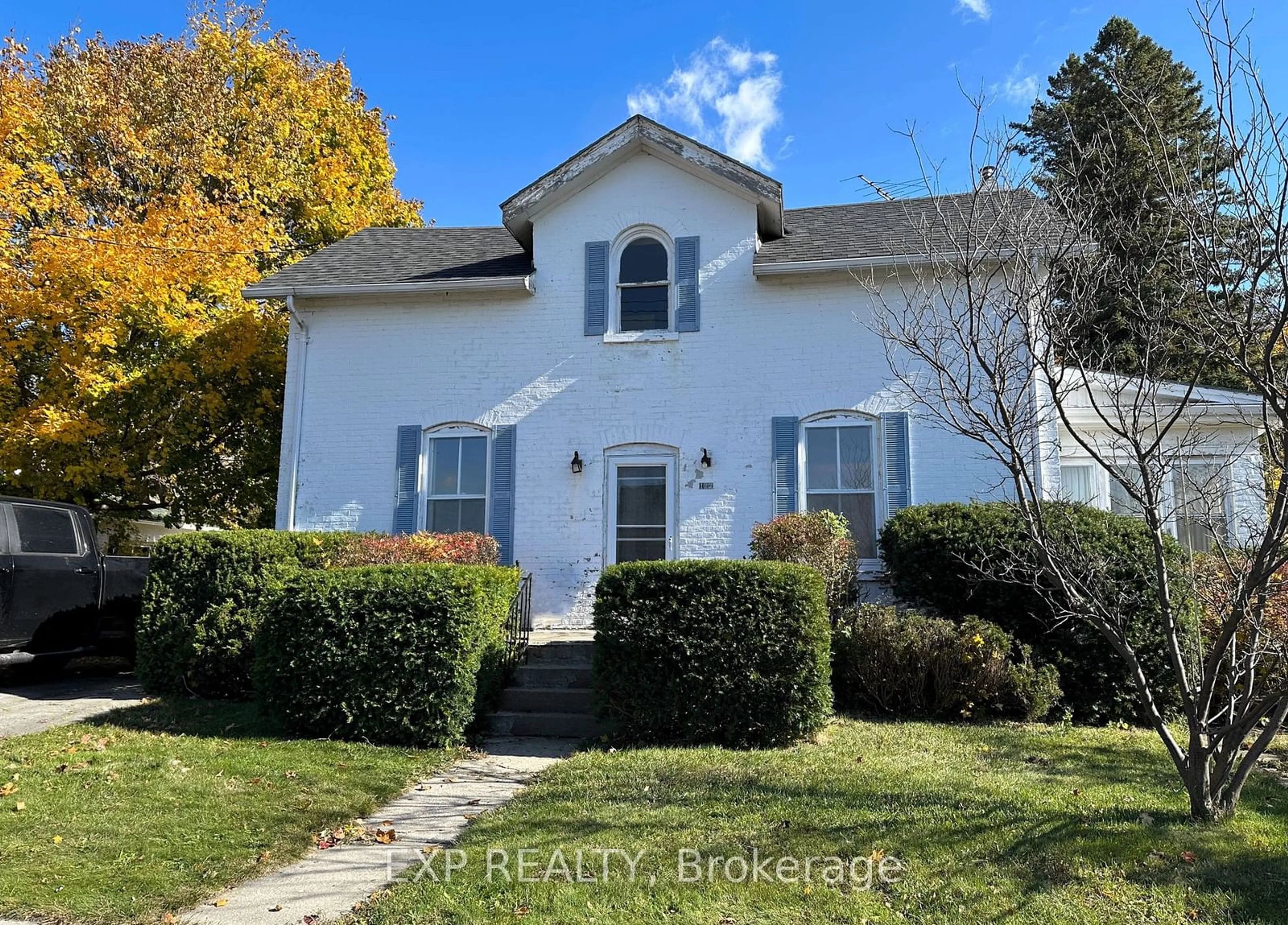 Frontside or backside of a home, cottage for 127 Main St, Norfolk Ontario N0E 1Y0