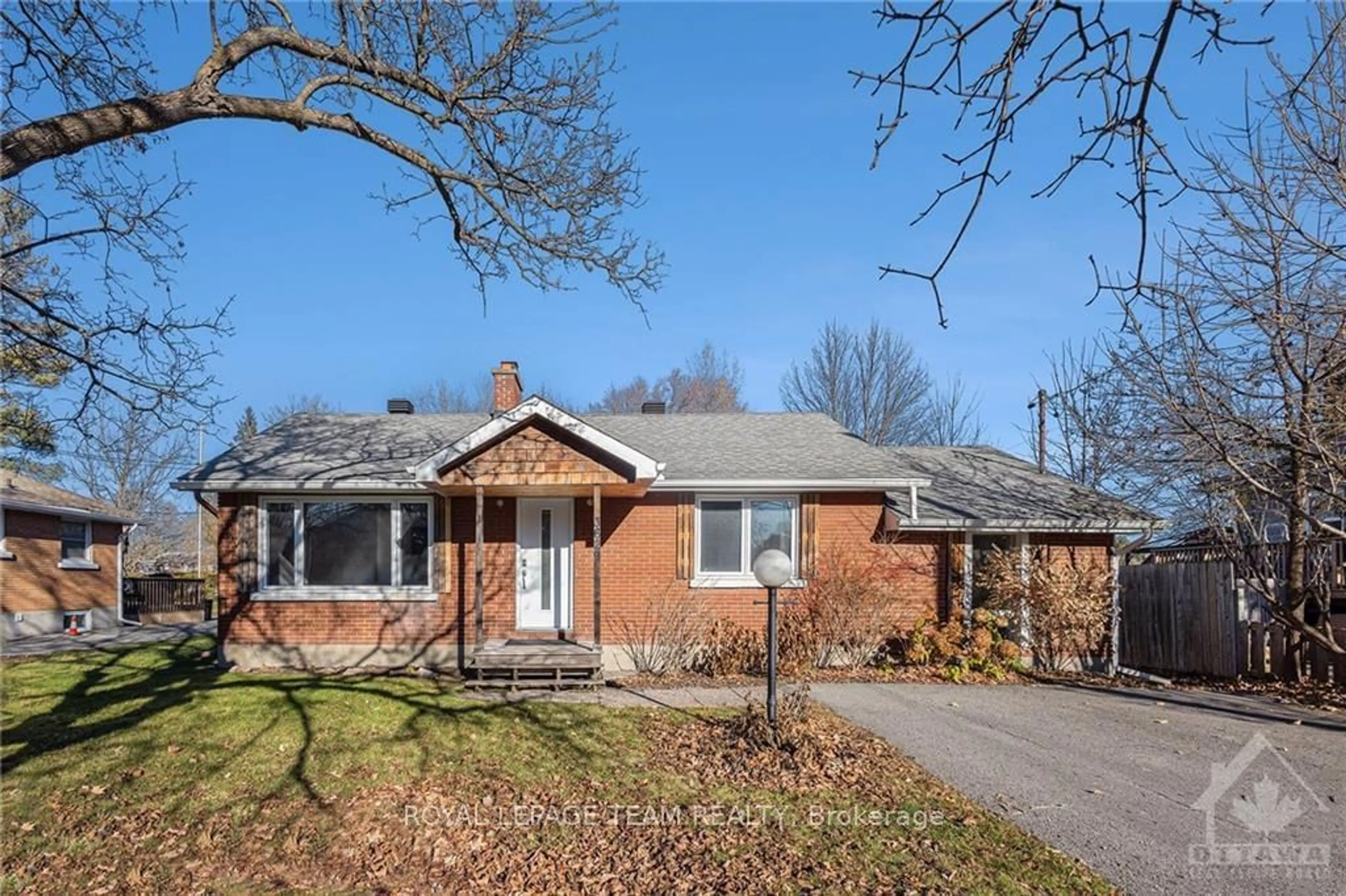 Home with brick exterior material for 3629 MCBEAN St, Stittsville - Munster - Richmond Ontario K0A 2Z0